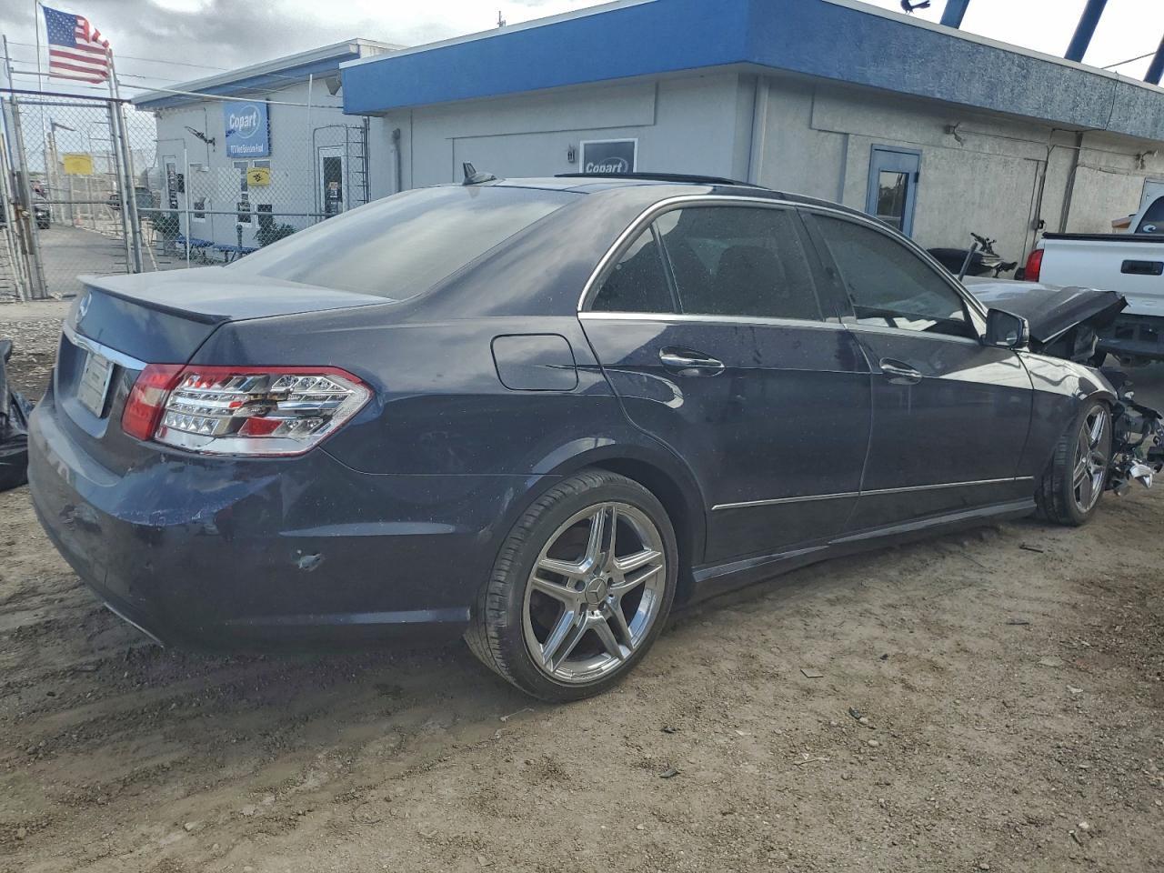 2011 MERCEDES-BENZ E-Class