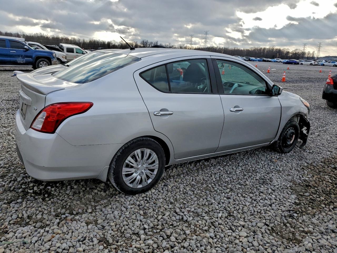 2017 NISSAN VERSA