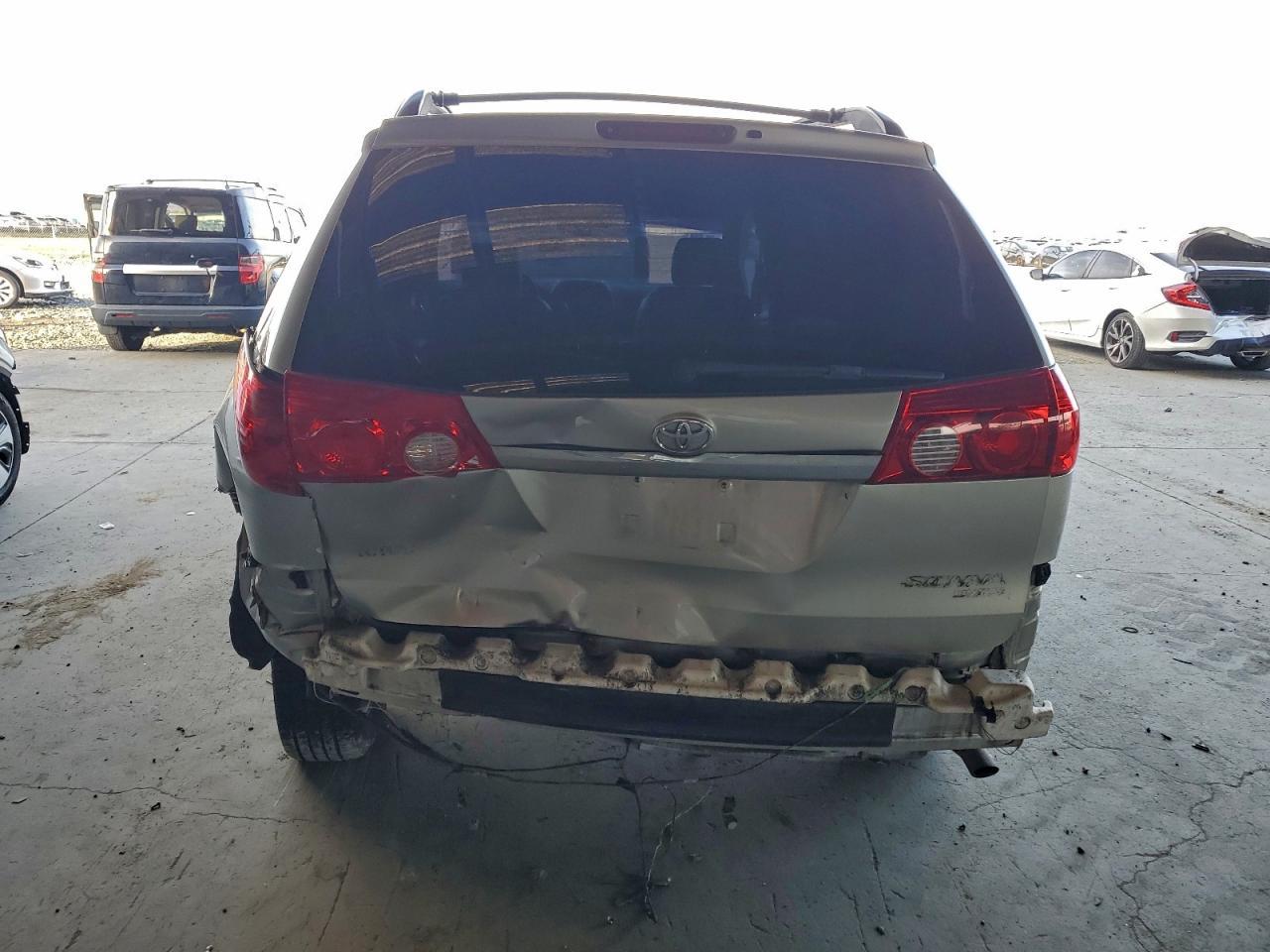 2006 TOYOTA SIENNA