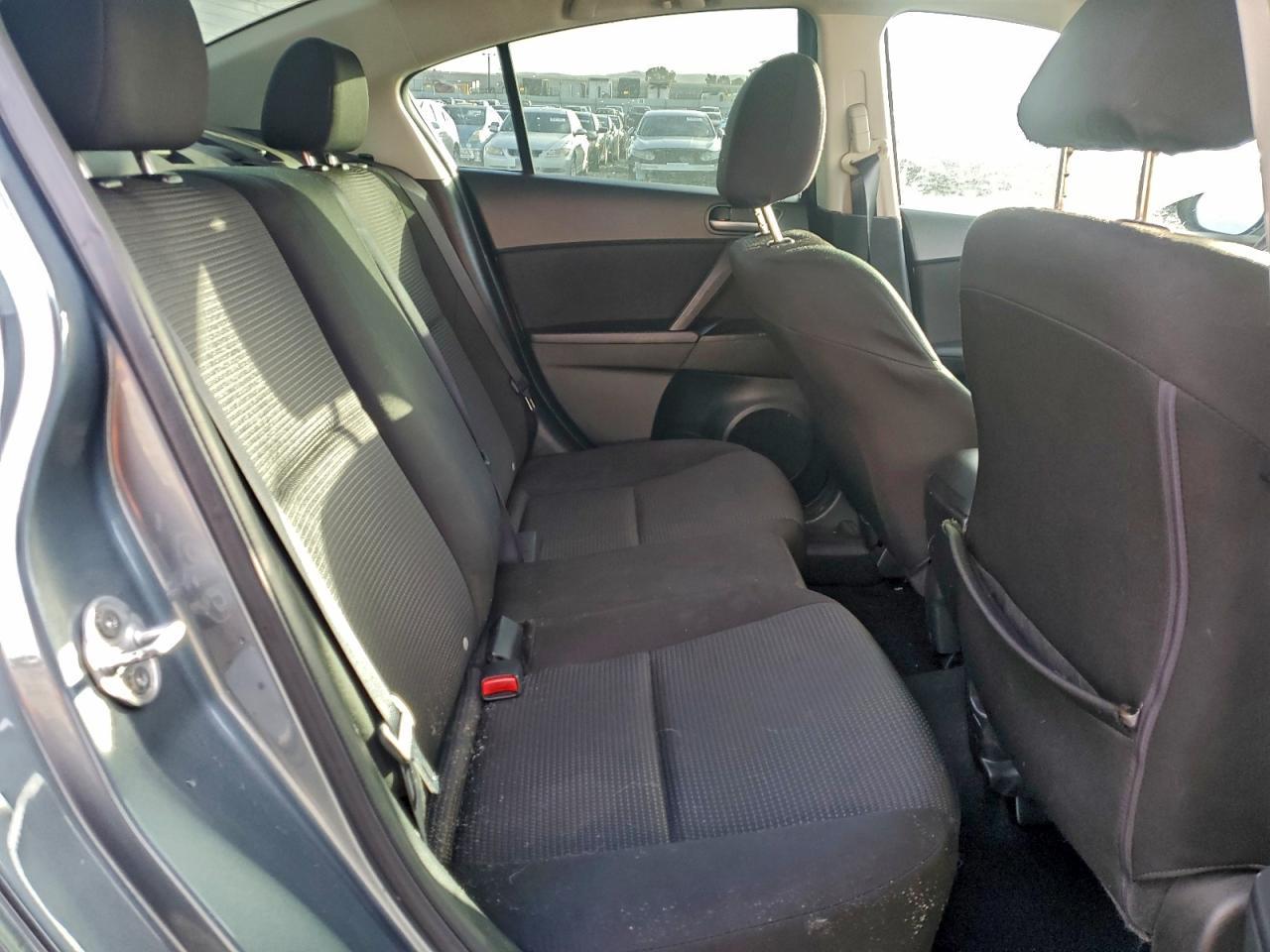 2013 MAZDA 3