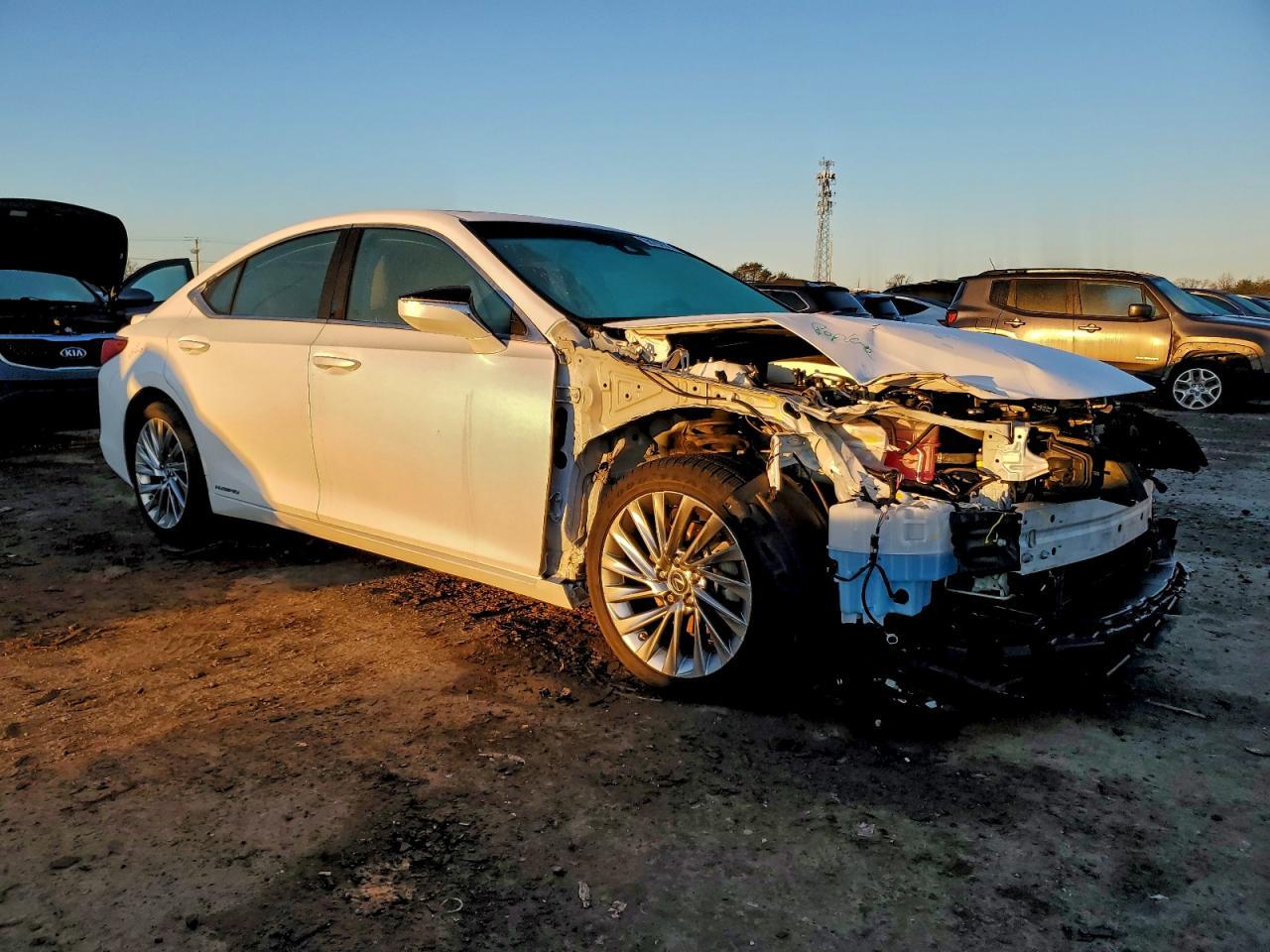 2021 LEXUS ES 300H
