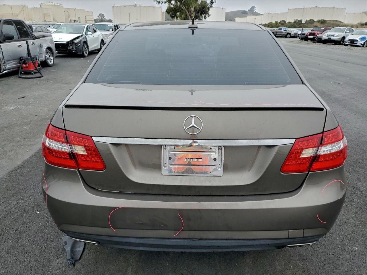 2012 MERCEDES-BENZ E-Class