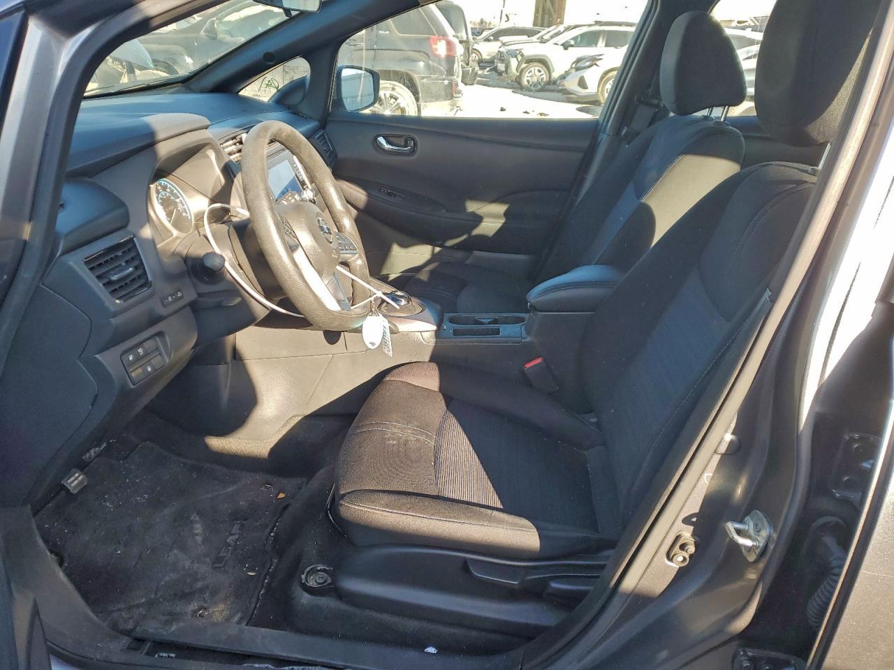 2022 NISSAN LEAF