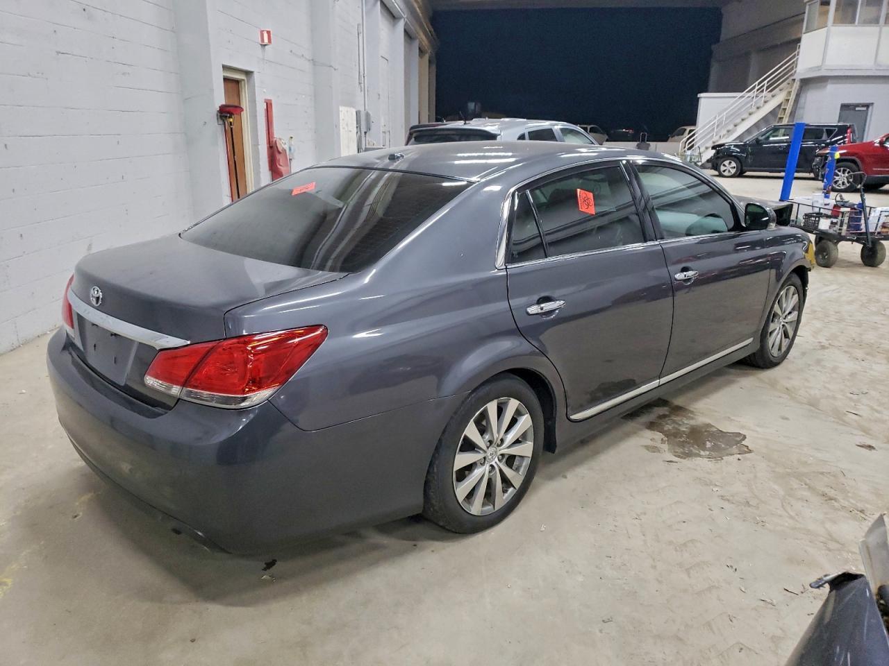 2012 TOYOTA Avalon