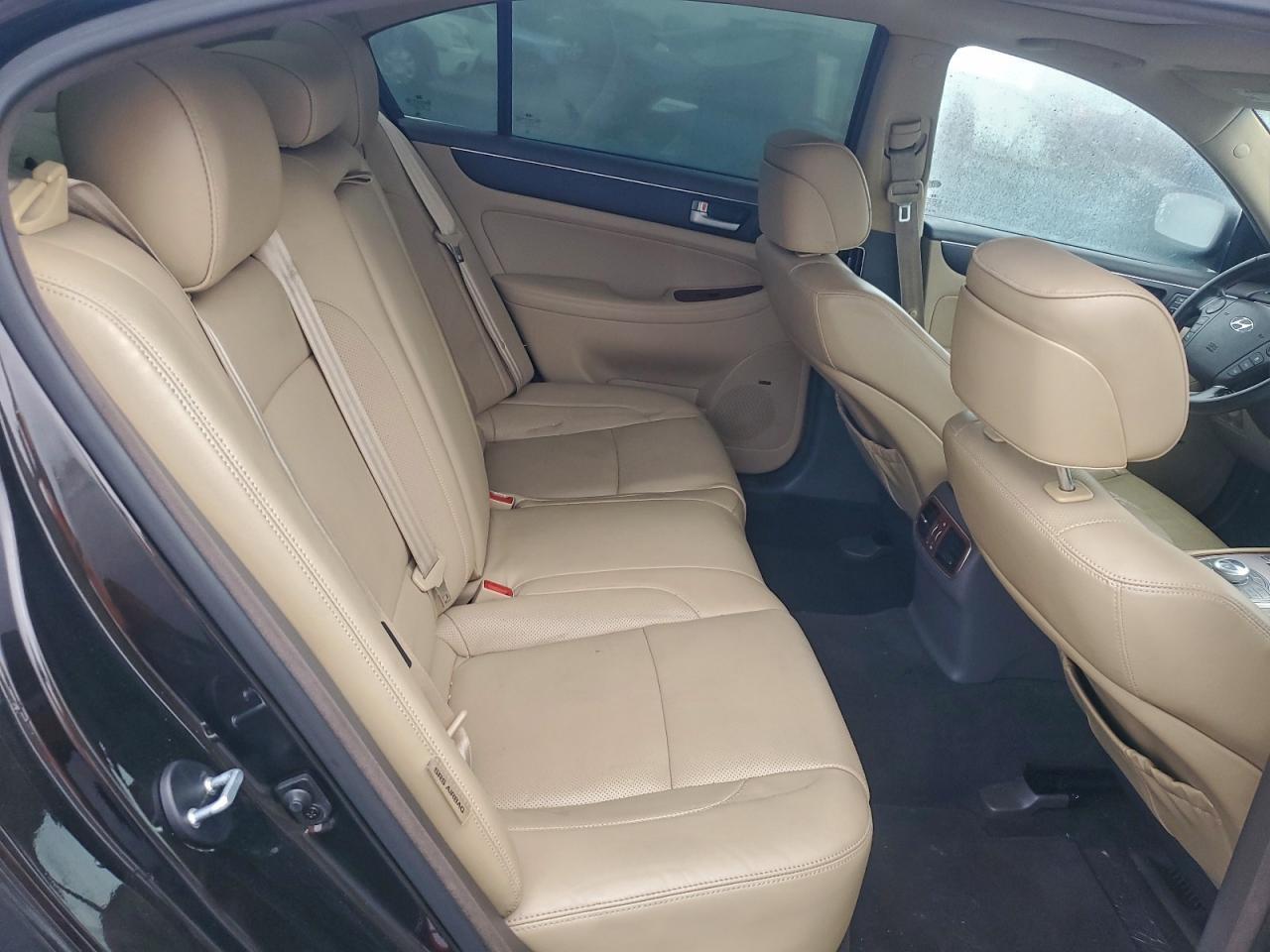 2013 HYUNDAI GENESIS