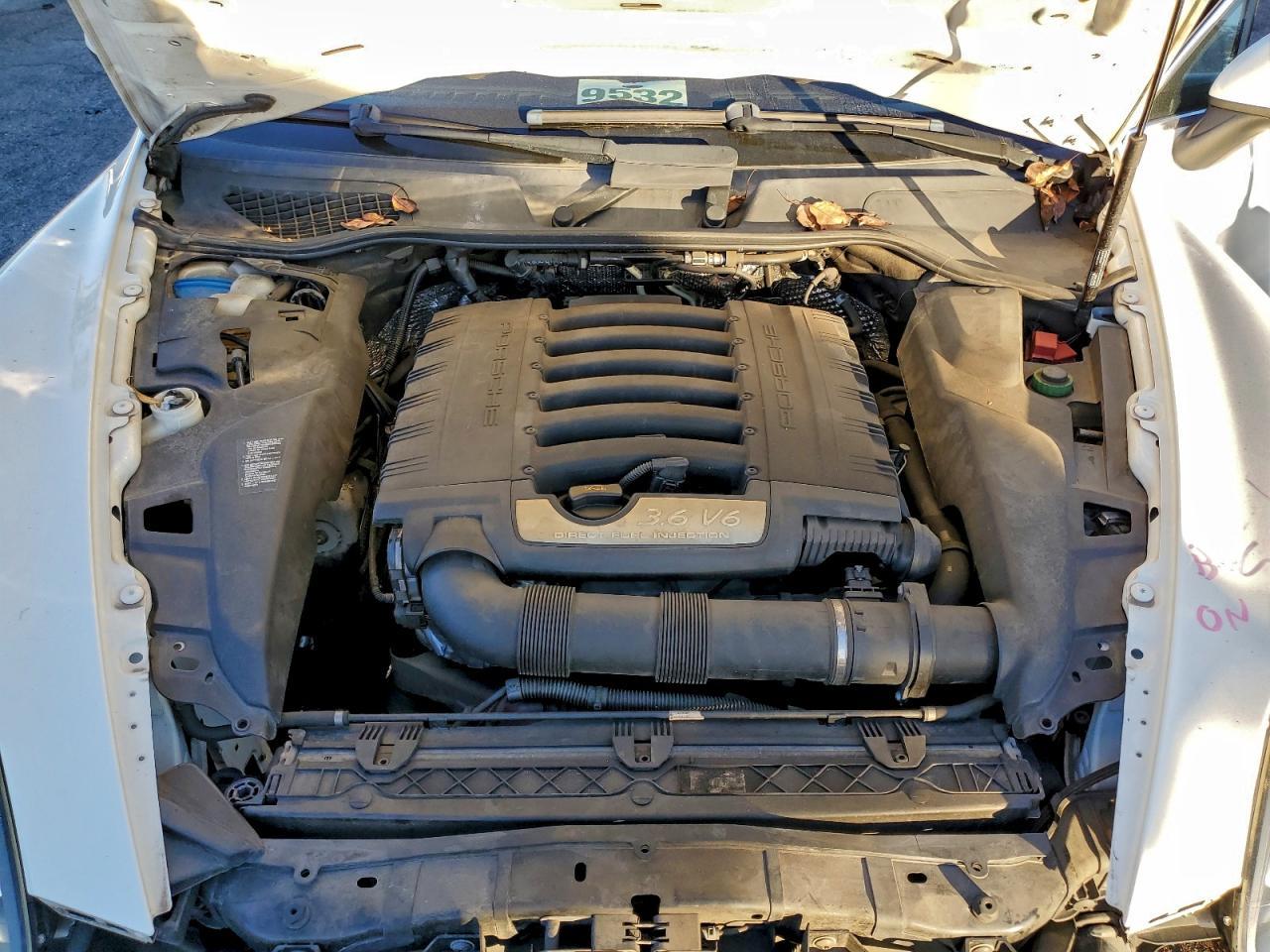 2011 PORSCHE CAYENNE