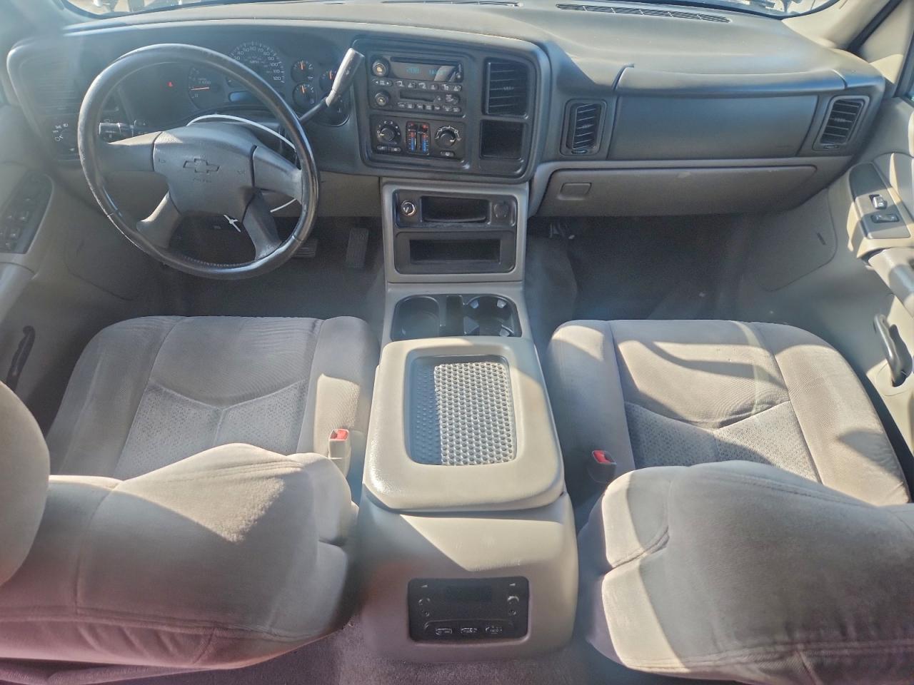 2004 CHEVROLET Tahoe