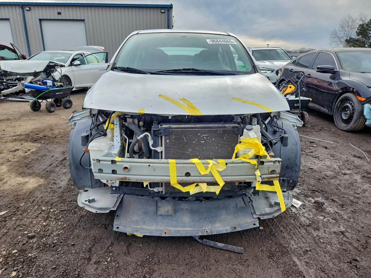 2016 NISSAN VERSA