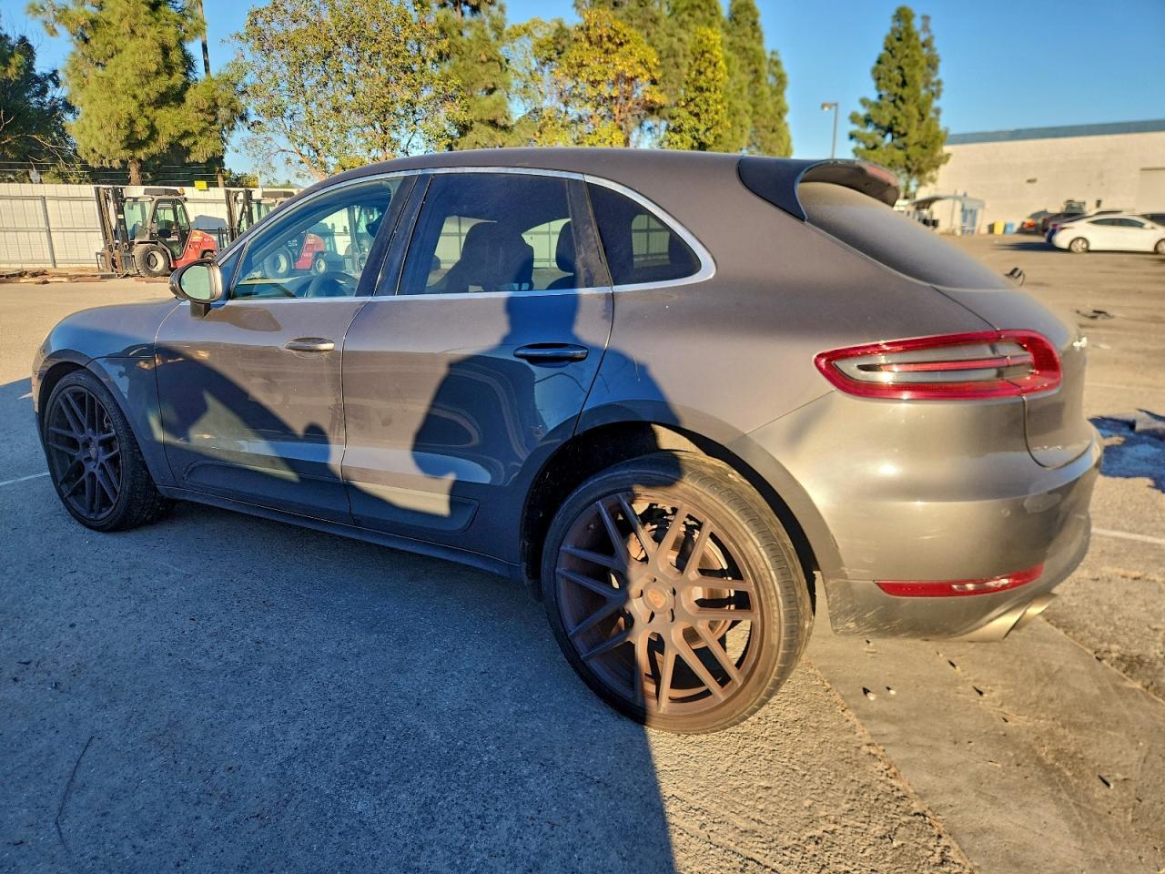 2016 PORSCHE Macan