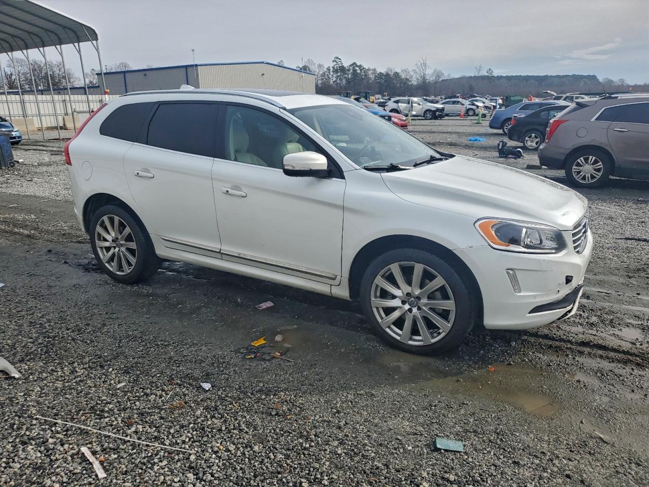 2017 VOLVO XC60
