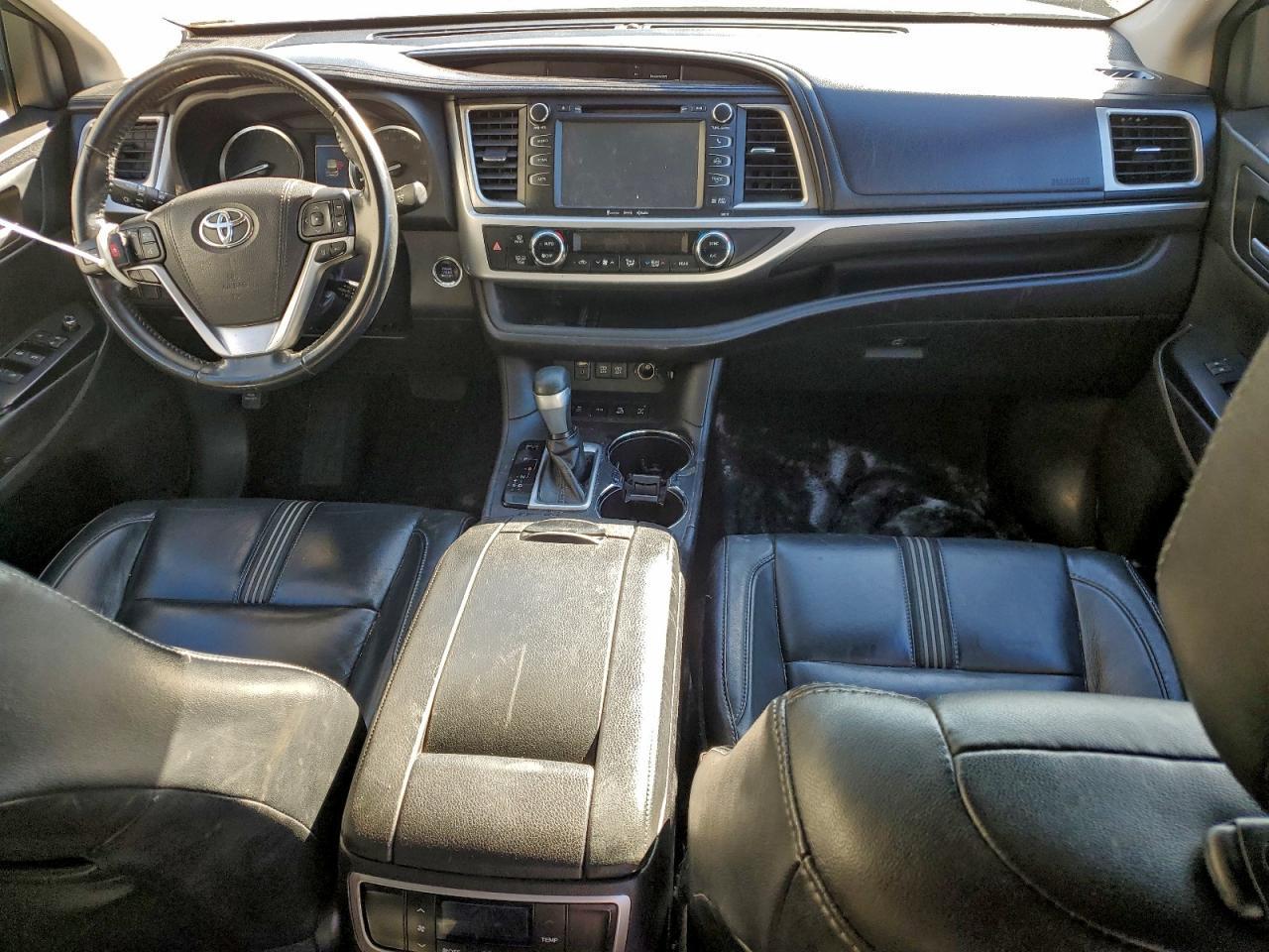 2017 TOYOTA HIGHLANDER