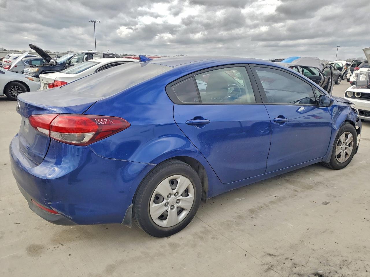 2017 KIA FORTE