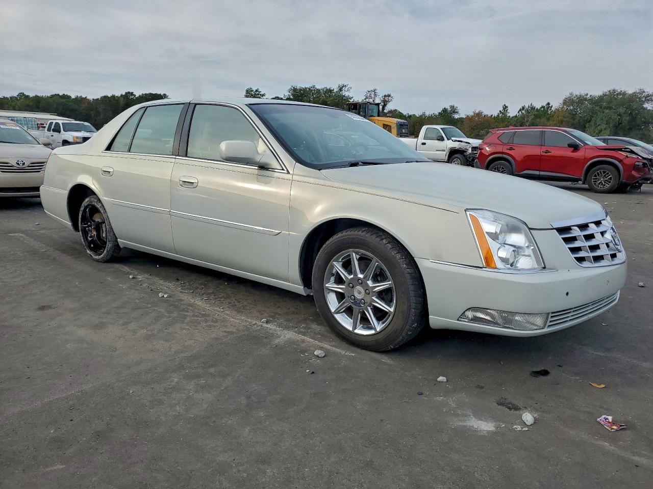 2010 CADILLAC DTS
