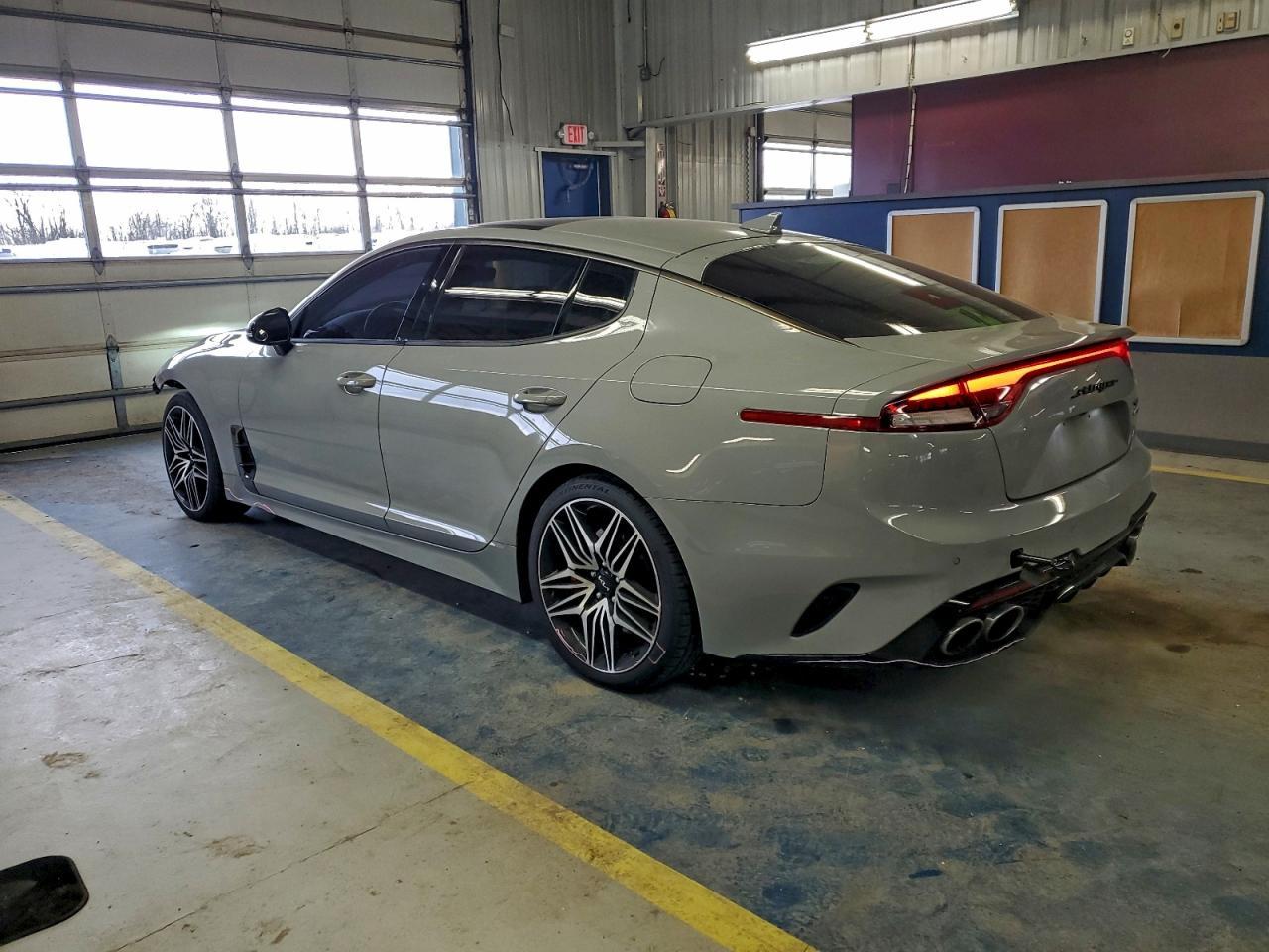 2022 KIA Stinger