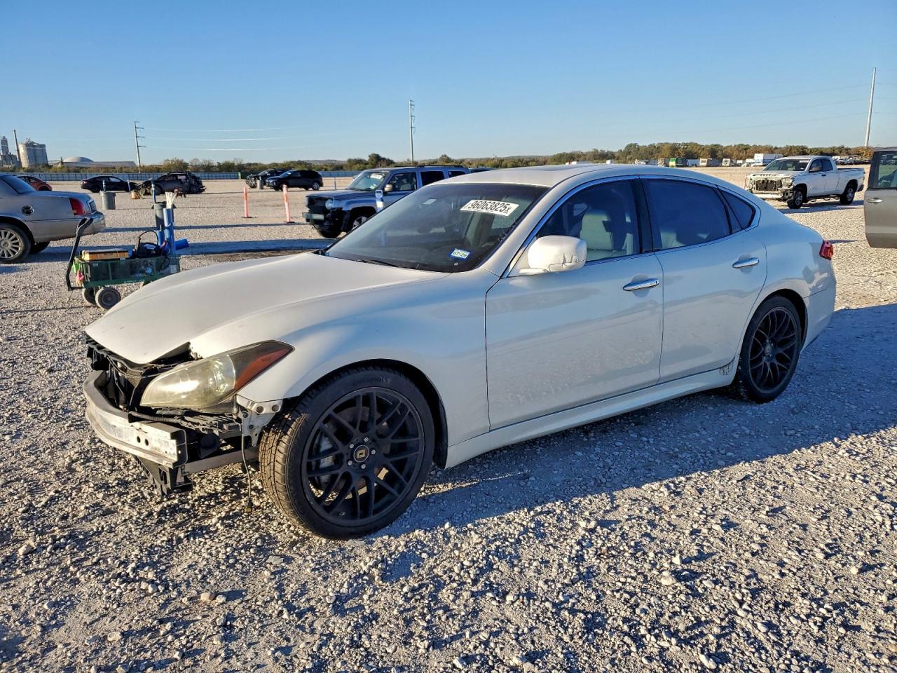 2011 INFINITI M37
