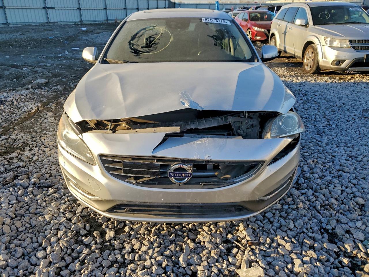 2015 VOLVO S60