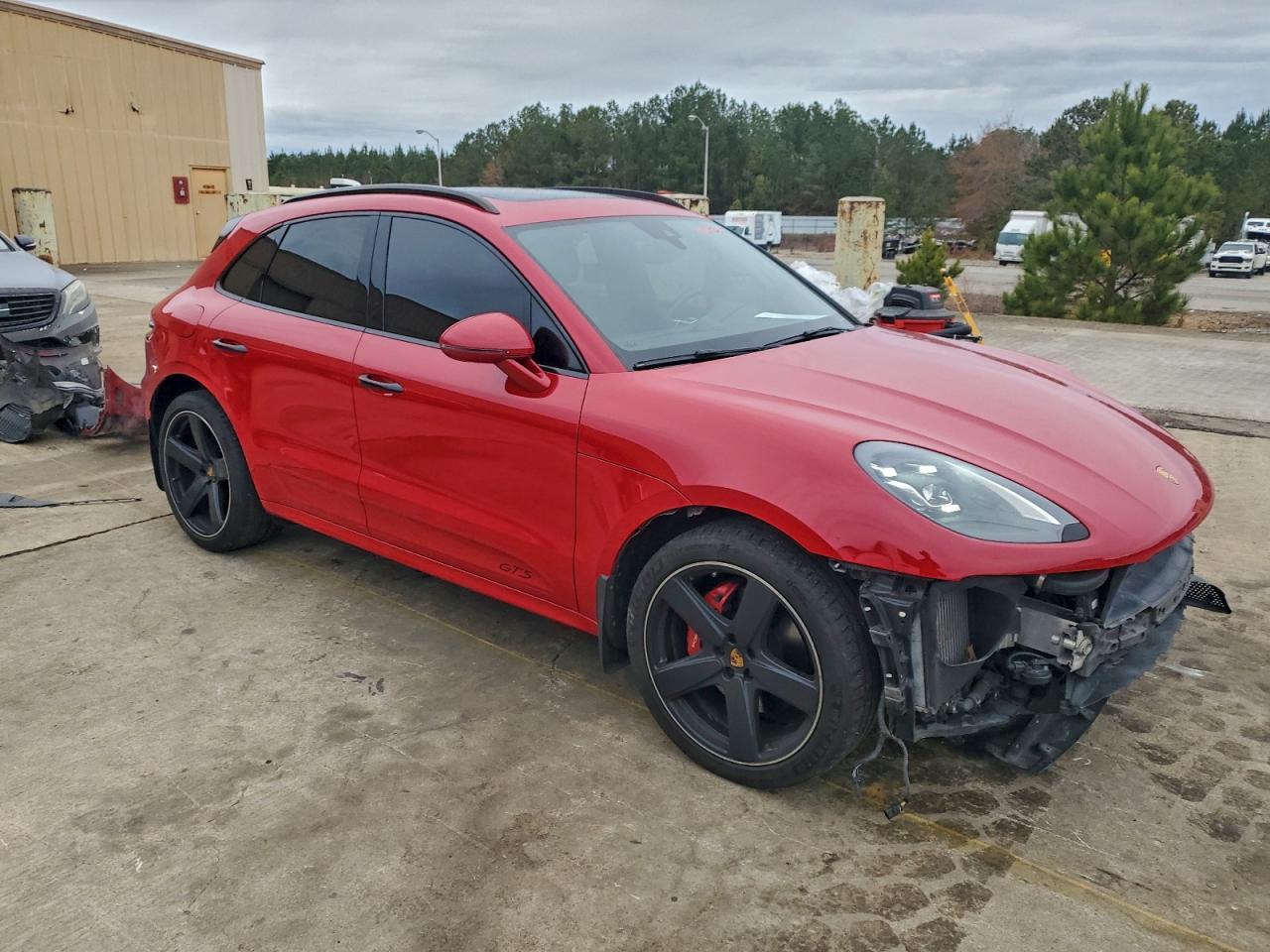 2017 PORSCHE Macan