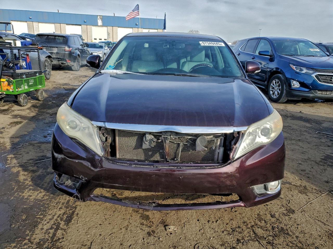 2011 TOYOTA Avalon