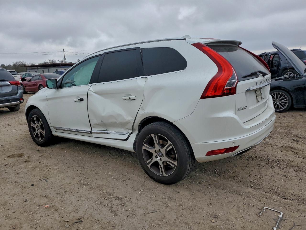 2015 VOLVO XC60