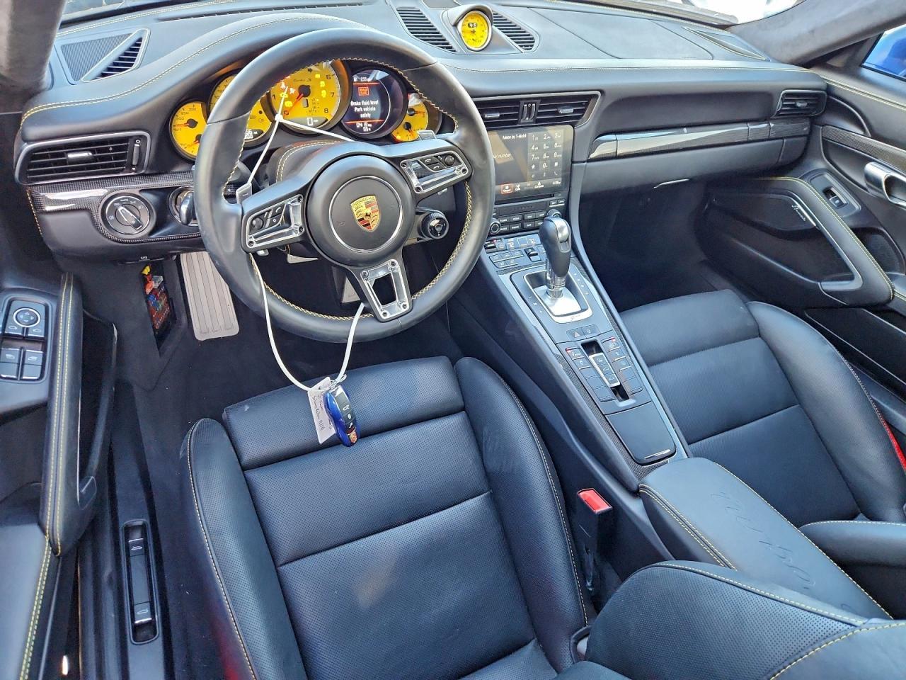 2018 PORSCHE 911