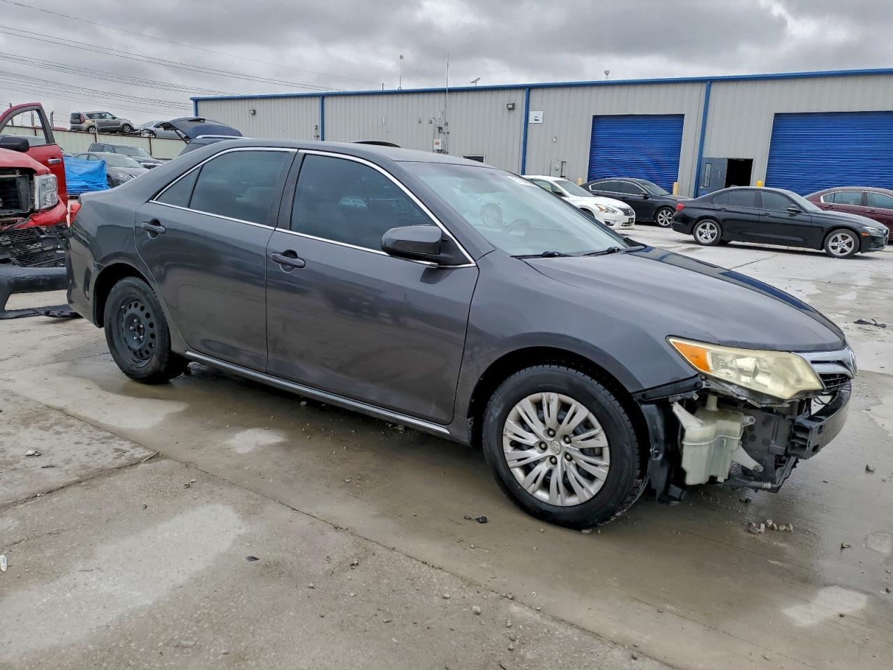 2014 TOYOTA CAMRY
