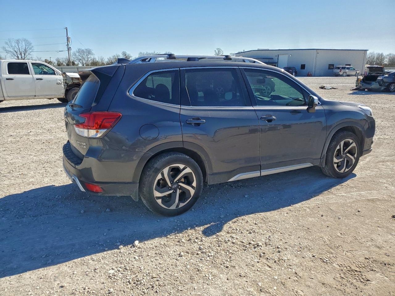 2022 SUBARU FORESTER