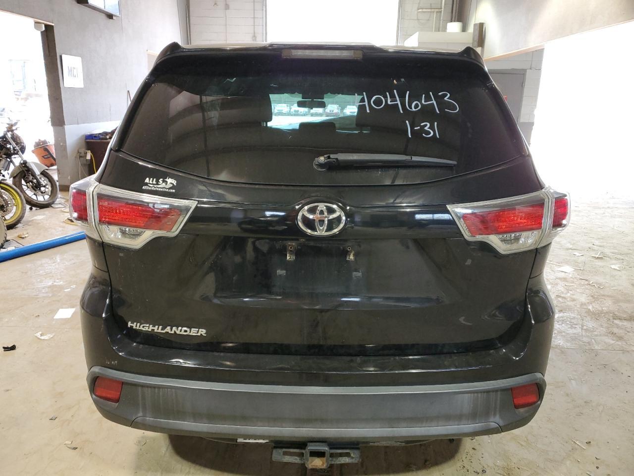 2016 TOYOTA HIGHLANDER