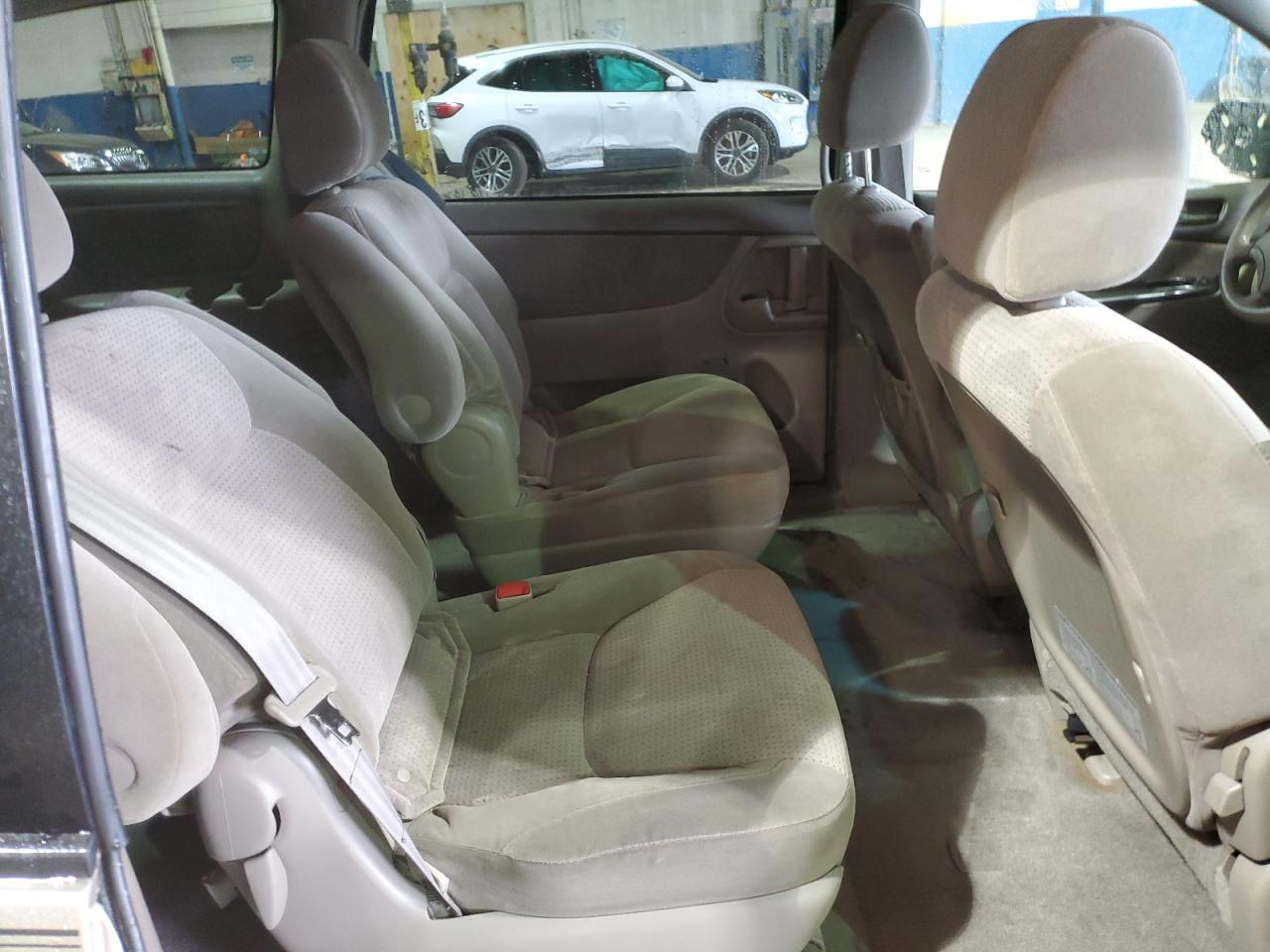 2009 TOYOTA SIENNA