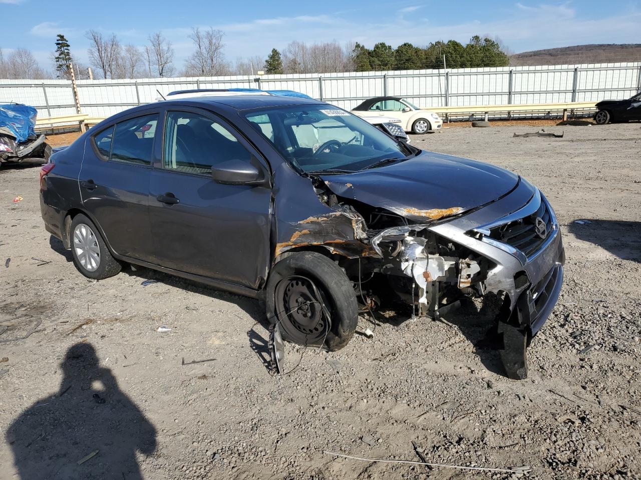 2016 NISSAN VERSA