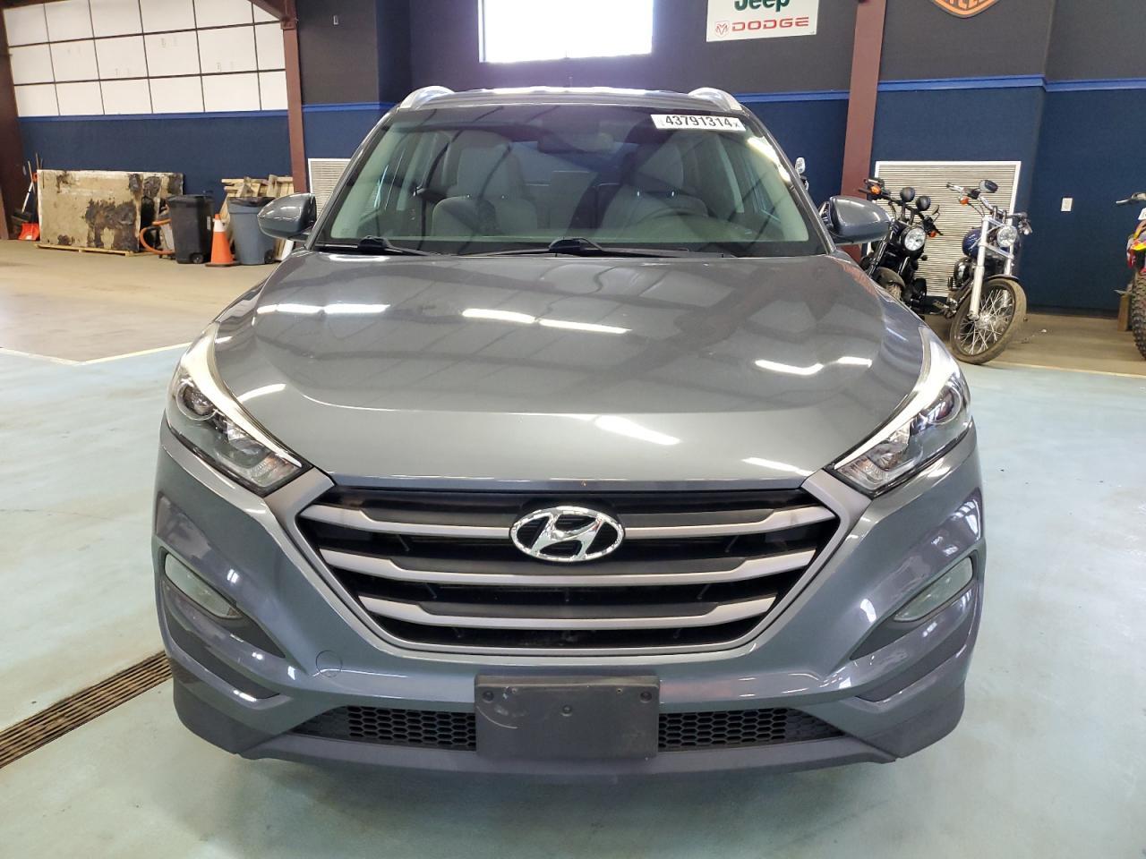 2016 HYUNDAI TUCSON