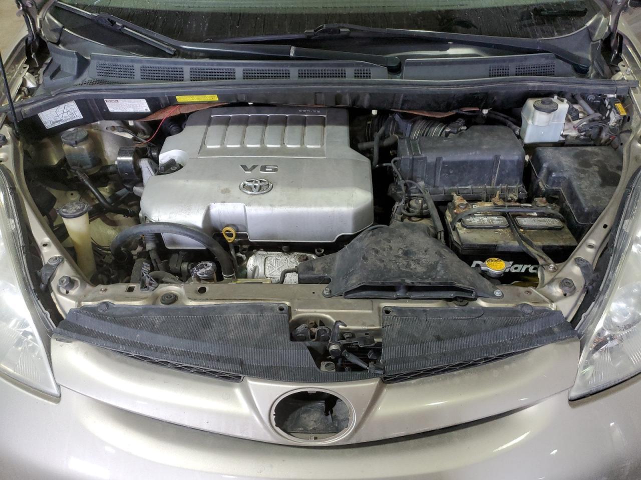 2009 TOYOTA SIENNA