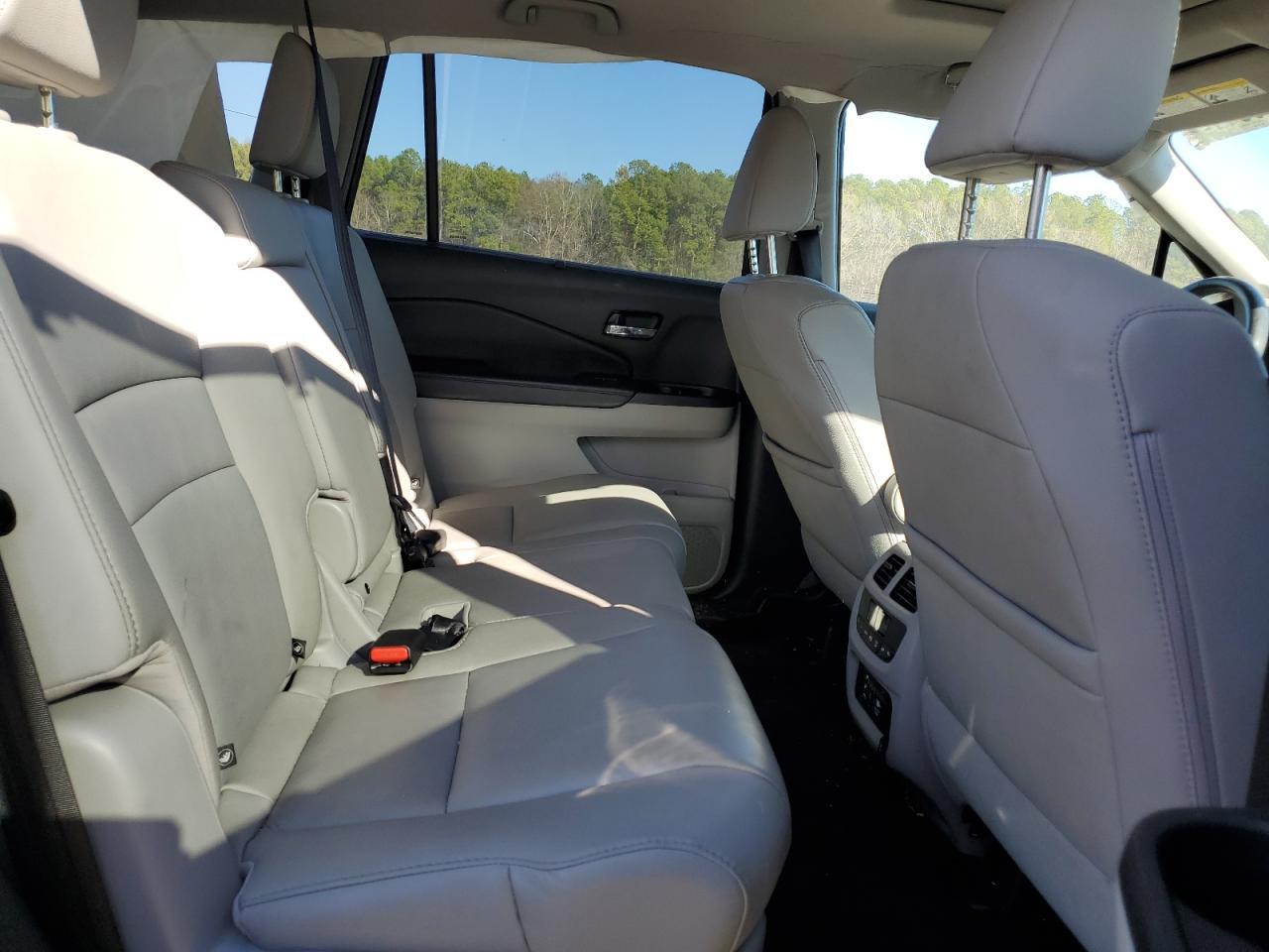 2017 HONDA PILOT