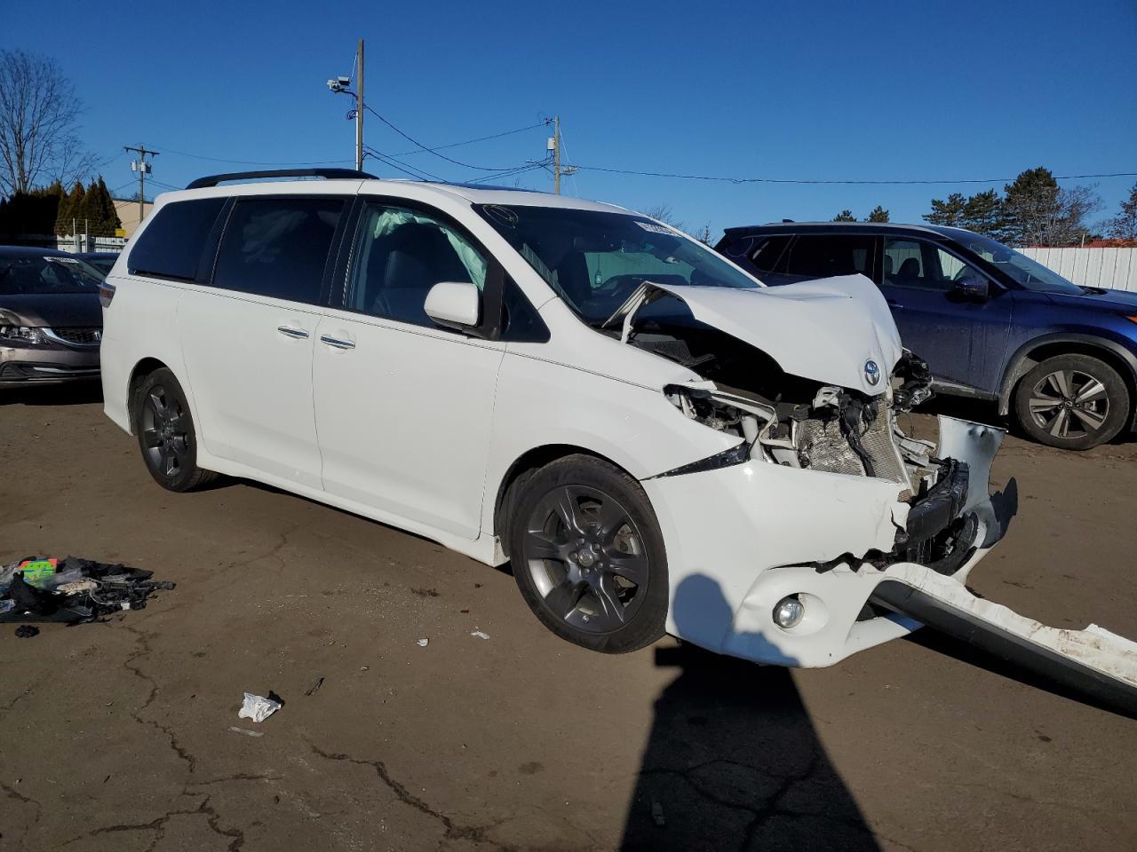 2015 TOYOTA SIENNA