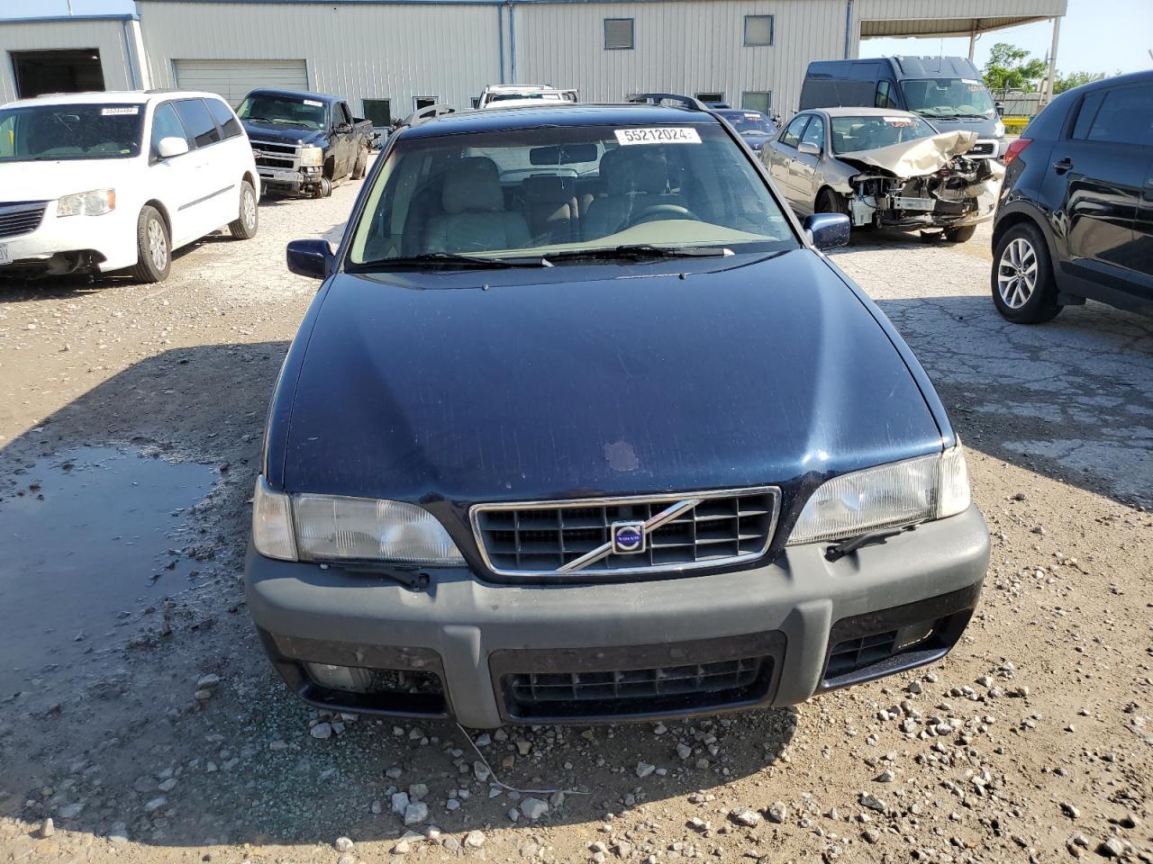 1999 VOLVO V70