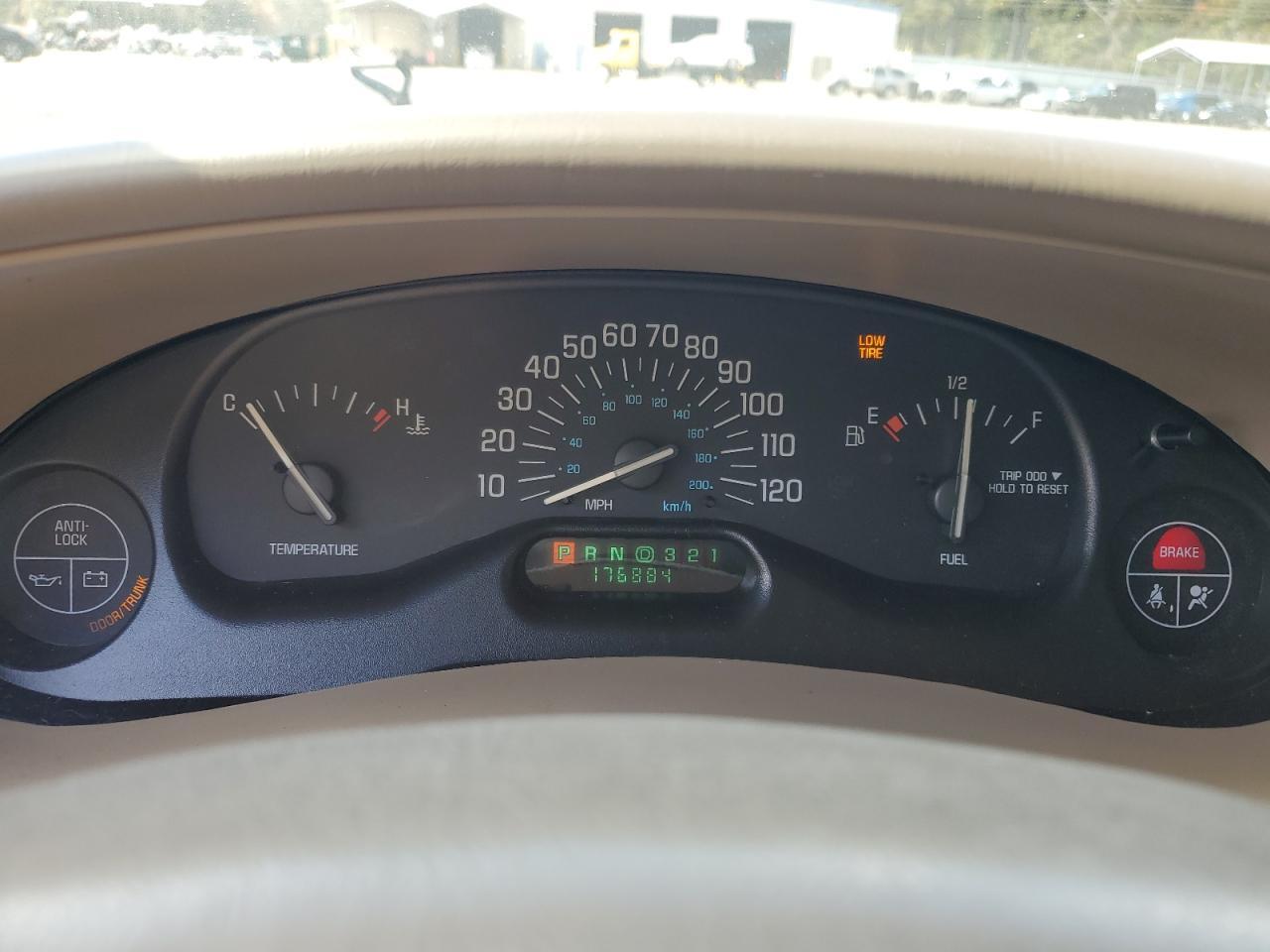 2004 BUICK Century