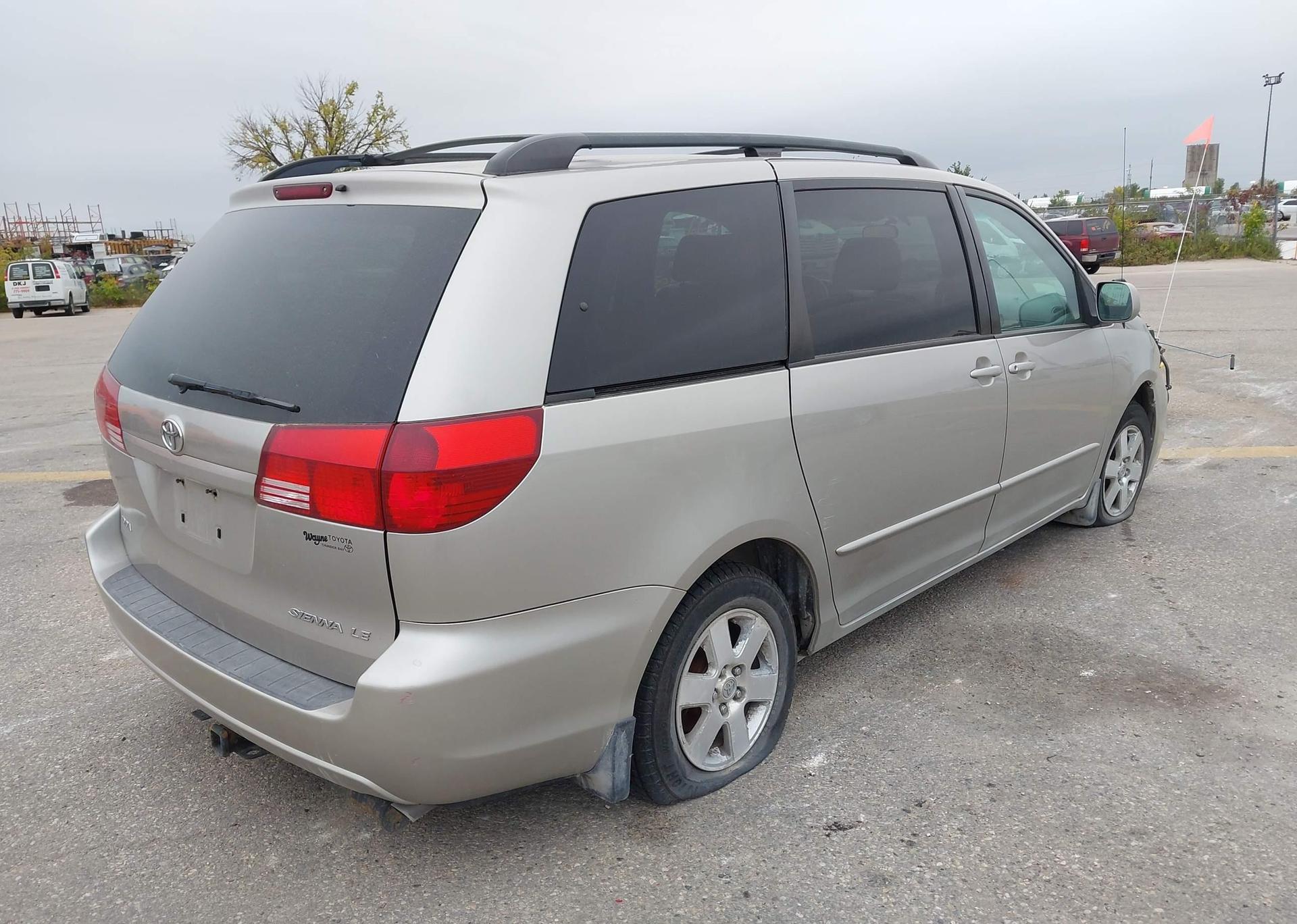2005 TOYOTA SIENNA CE V6