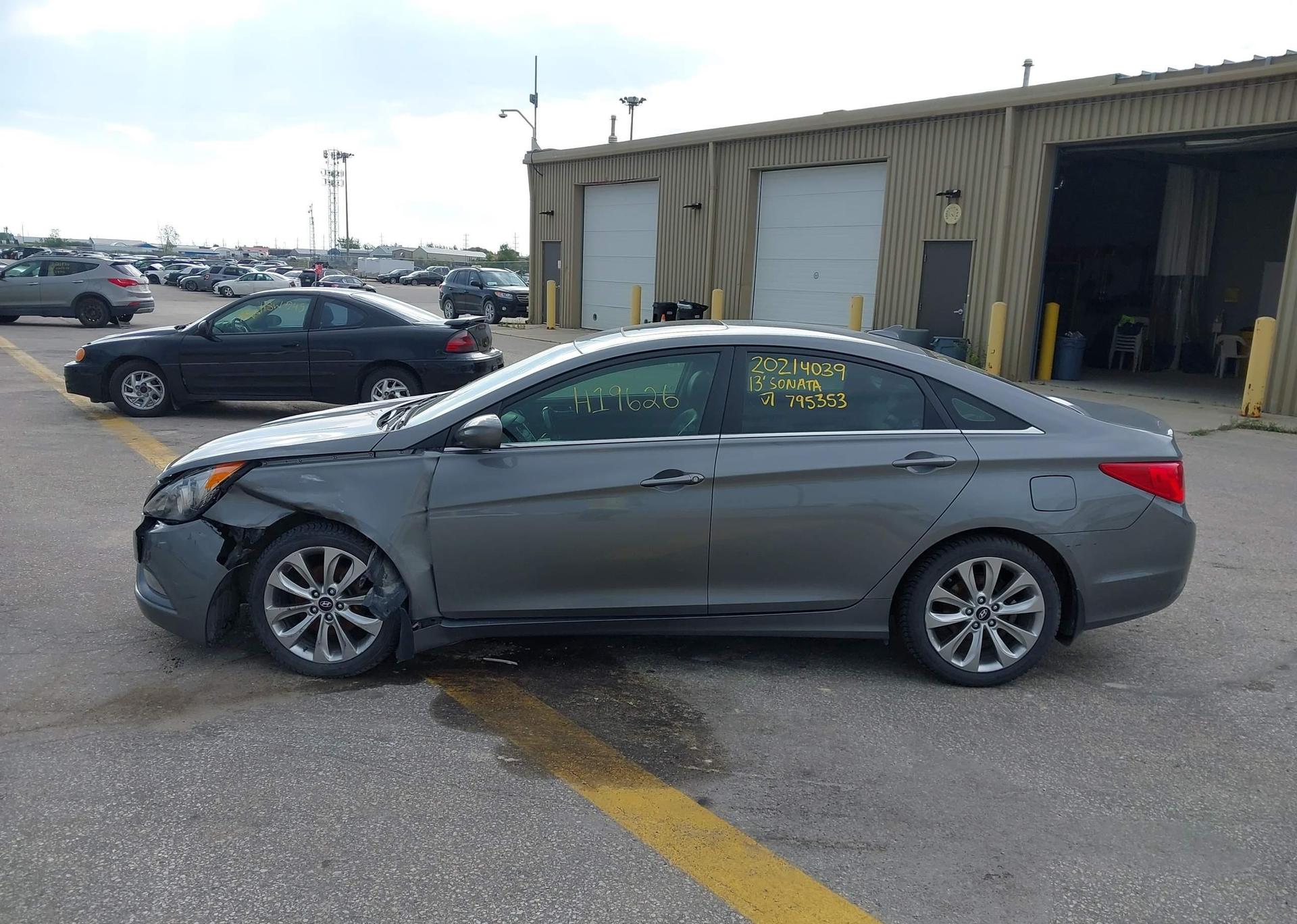 2013 HYUNDAI SONATA SE
