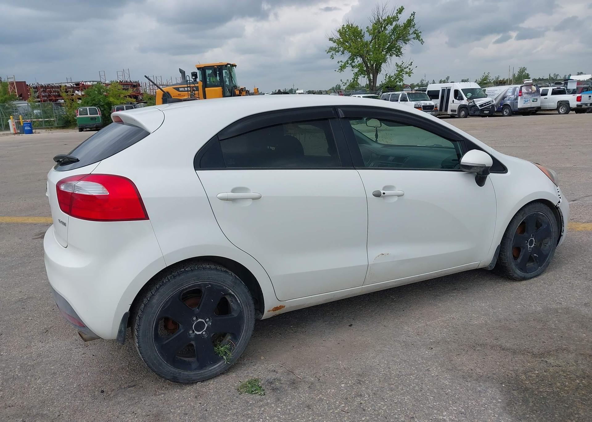 2014 KIA RIO5 SX