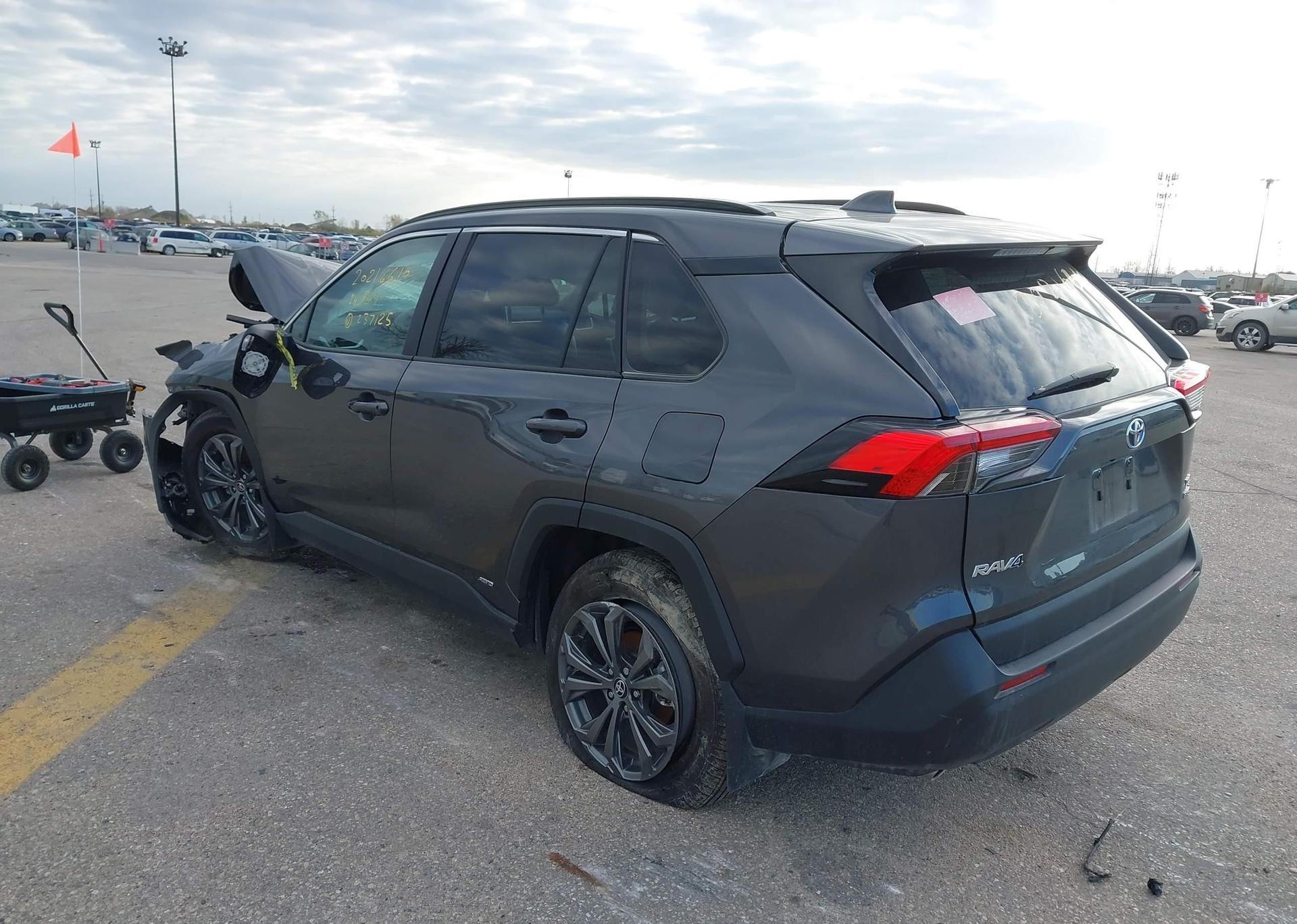 2024 TOYOTA RAV4 XLE HYBRID