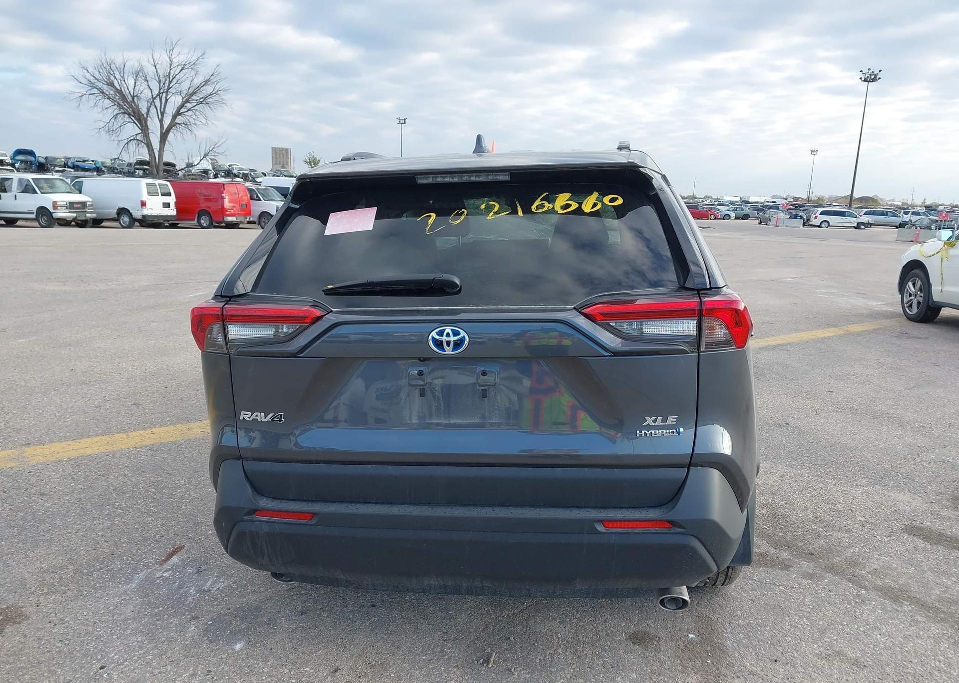 2024 TOYOTA RAV4 XLE HYBRID