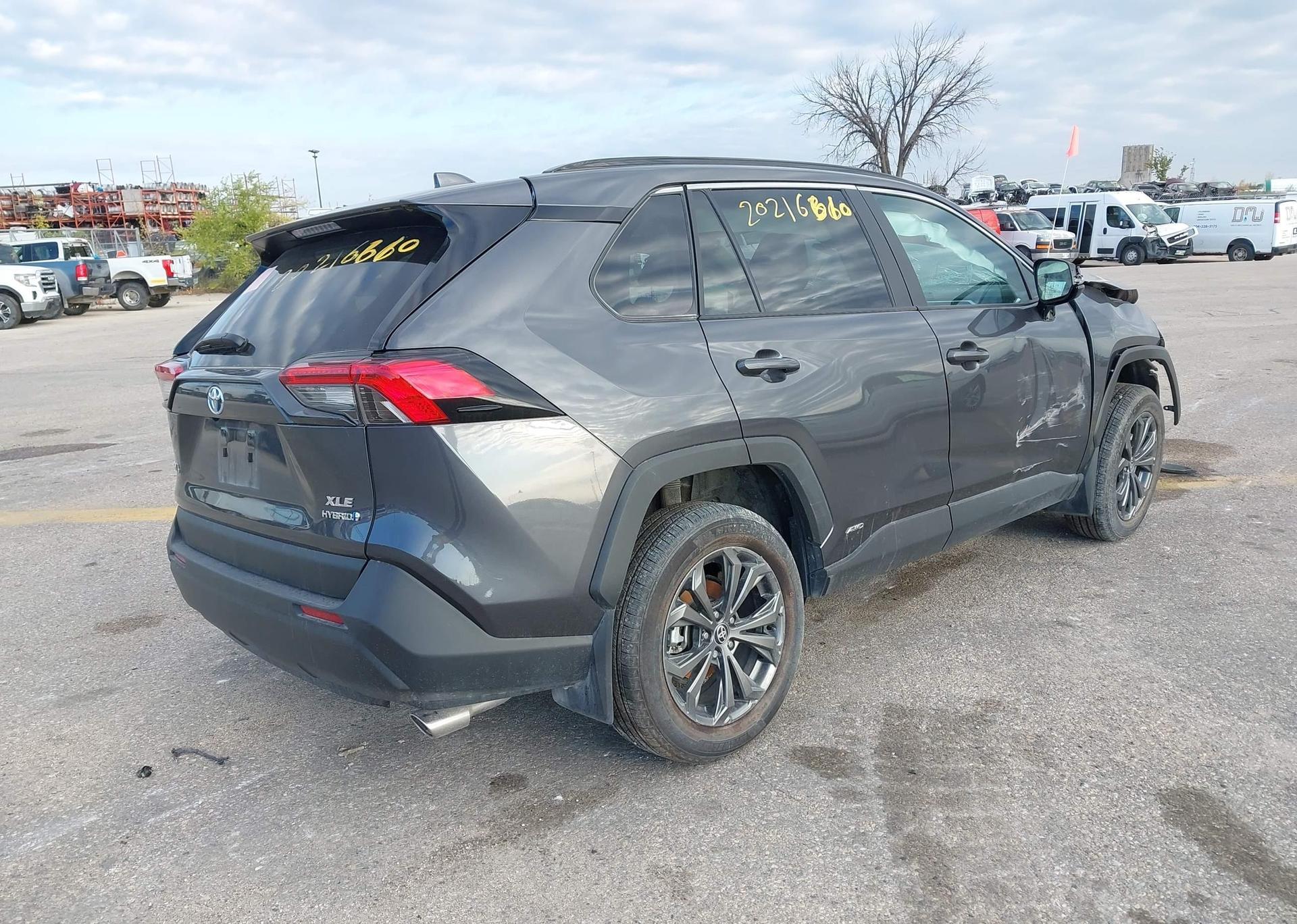 2024 TOYOTA RAV4 XLE HYBRID
