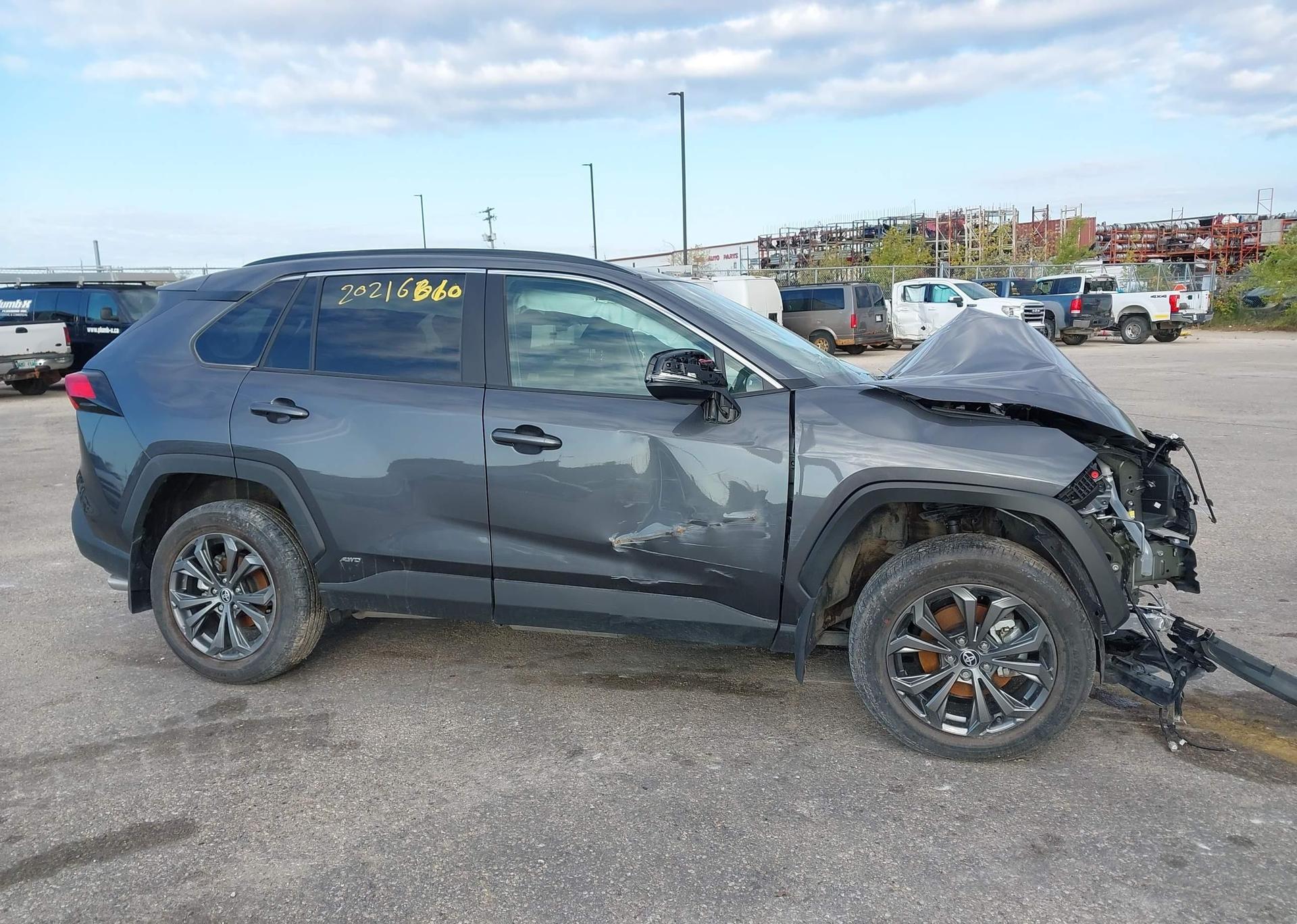 2024 TOYOTA RAV4 XLE HYBRID