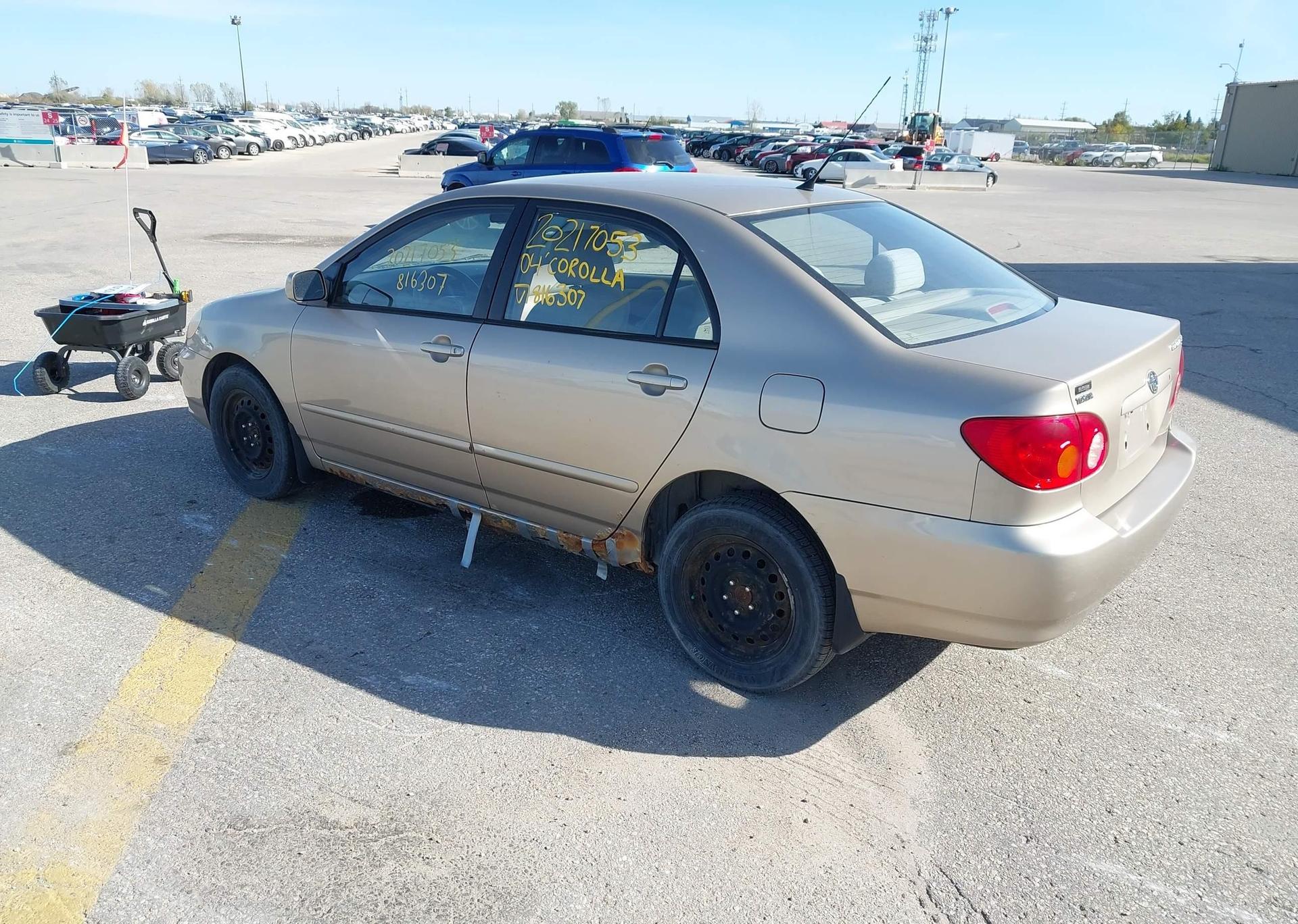 2004 TOYOTA COROLLA LE