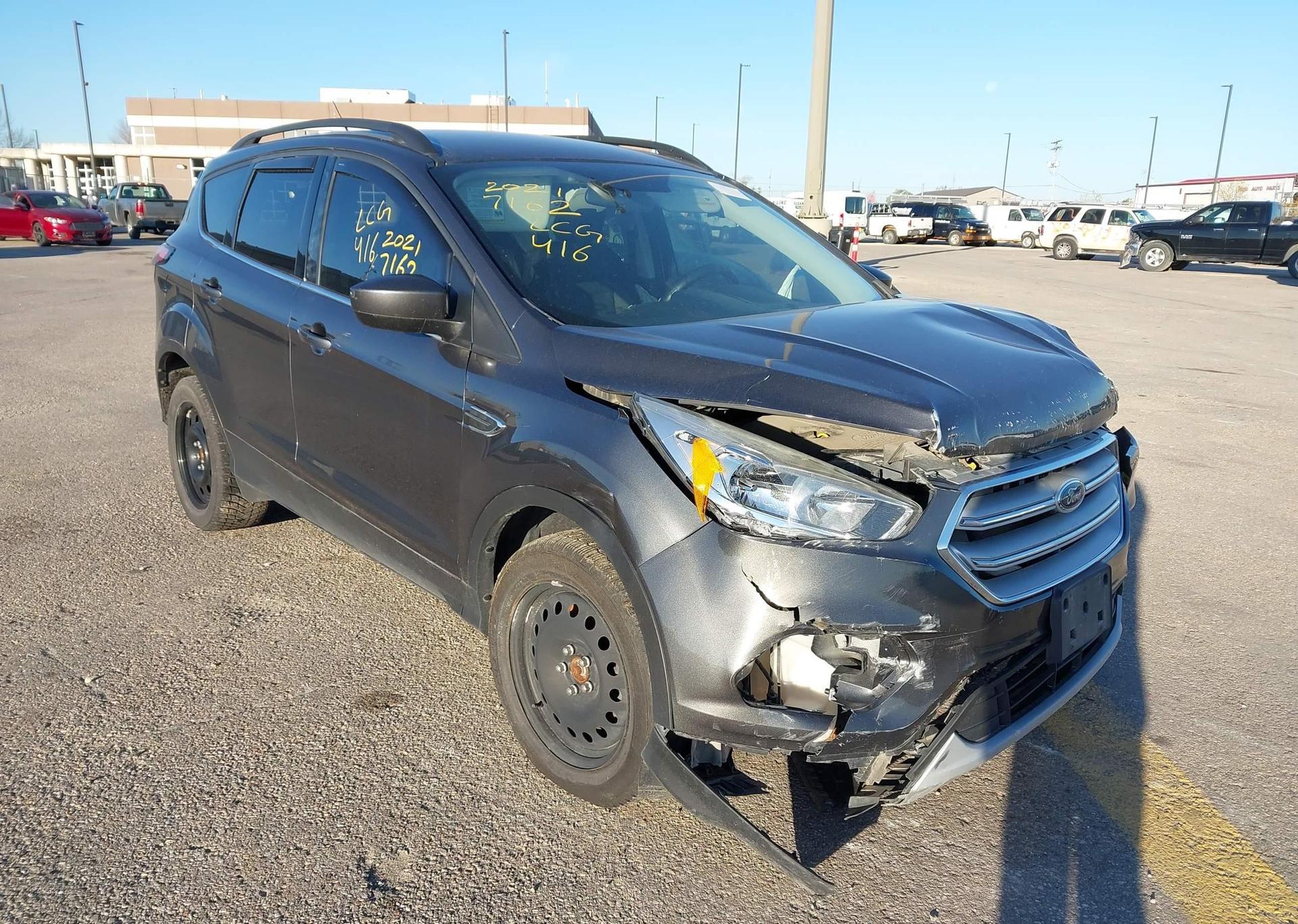 2018 FORD ESCAPE SE