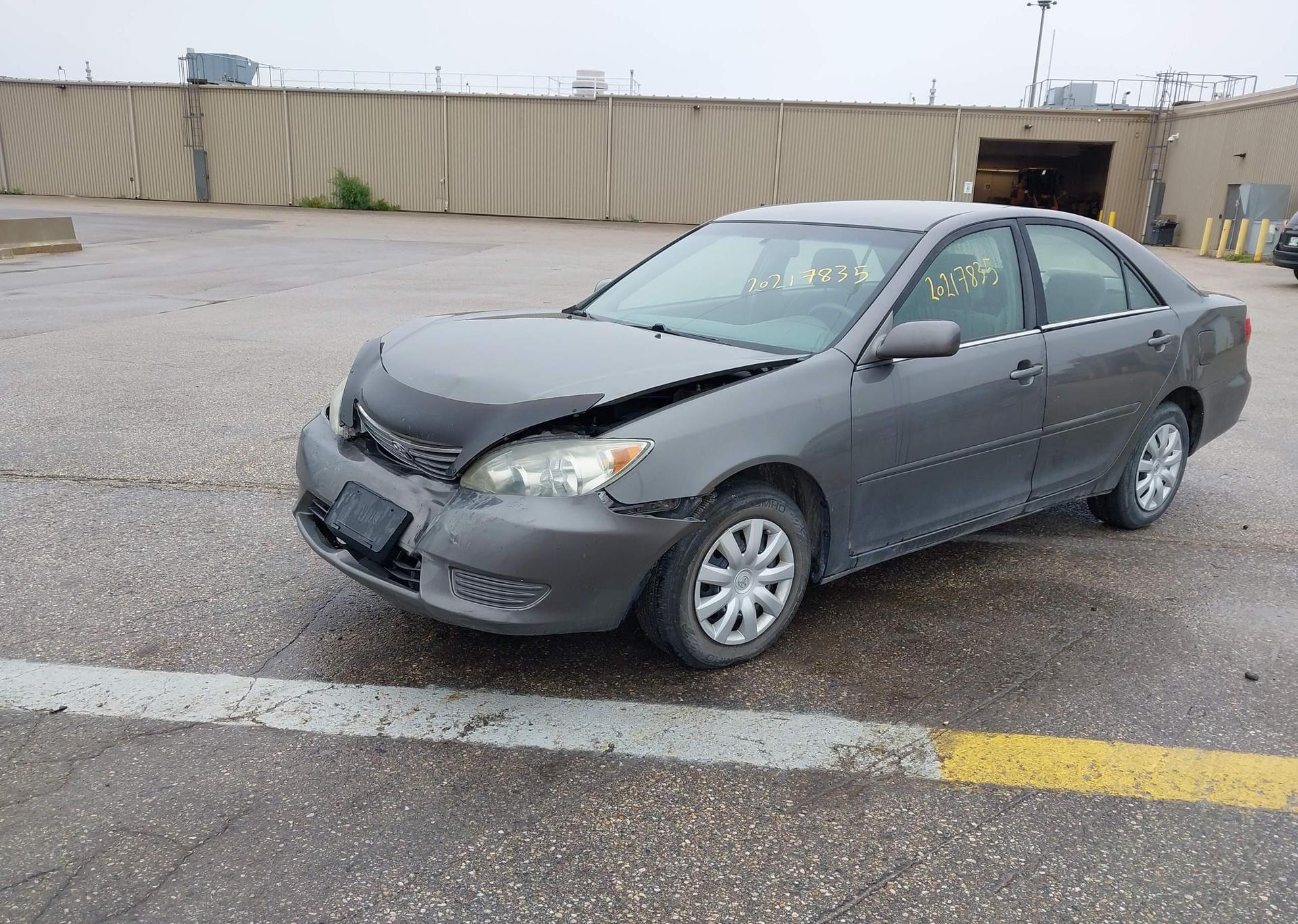 2005 TOYOTA CAMRY LE