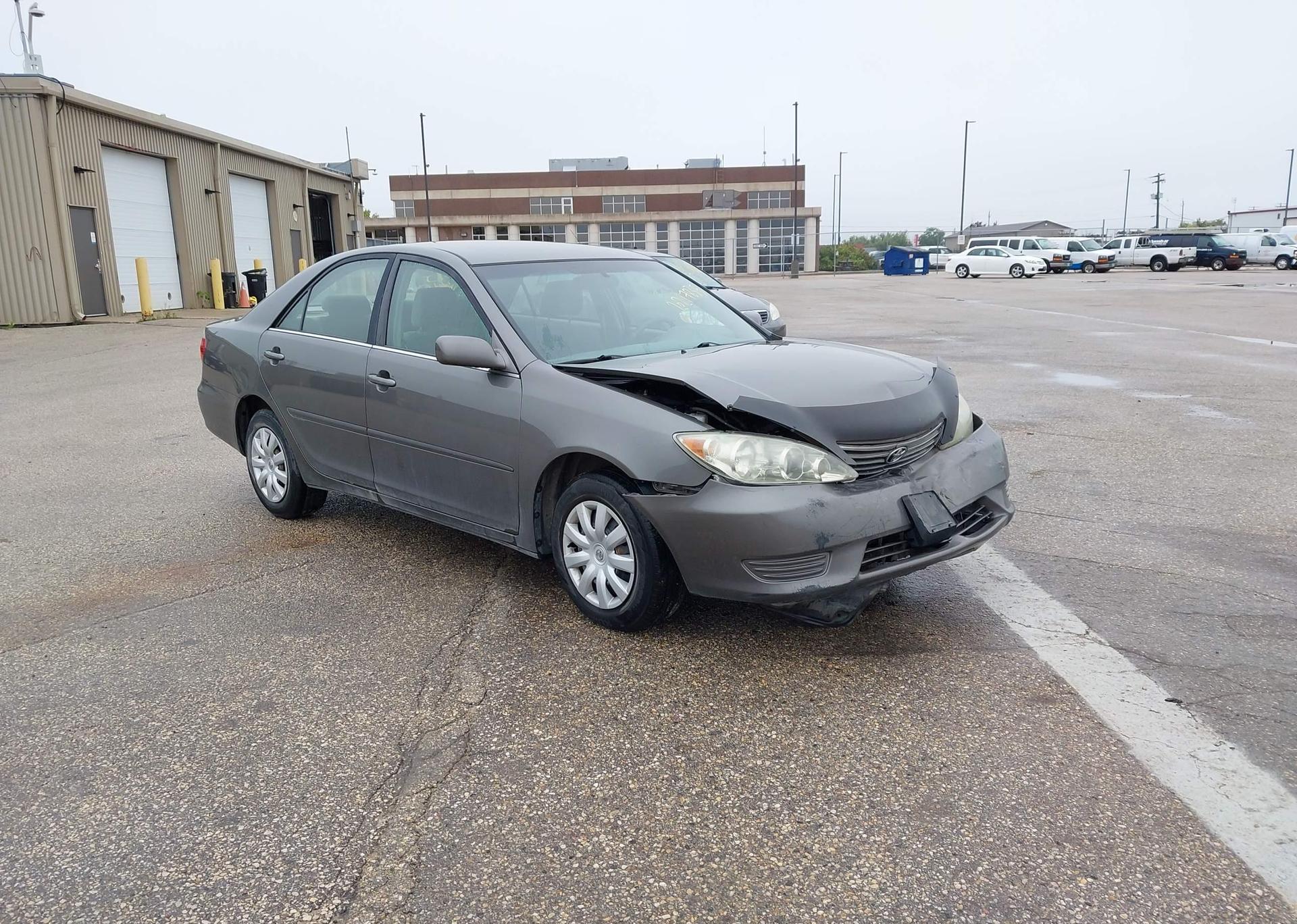 2005 TOYOTA CAMRY LE
