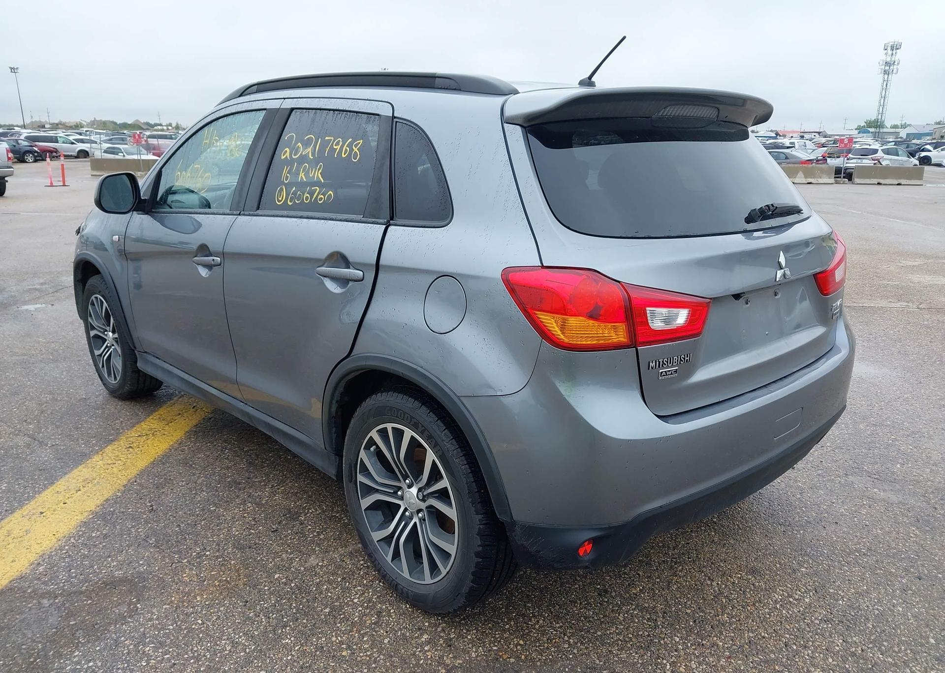 2016 MITSUBISHI RVR SE