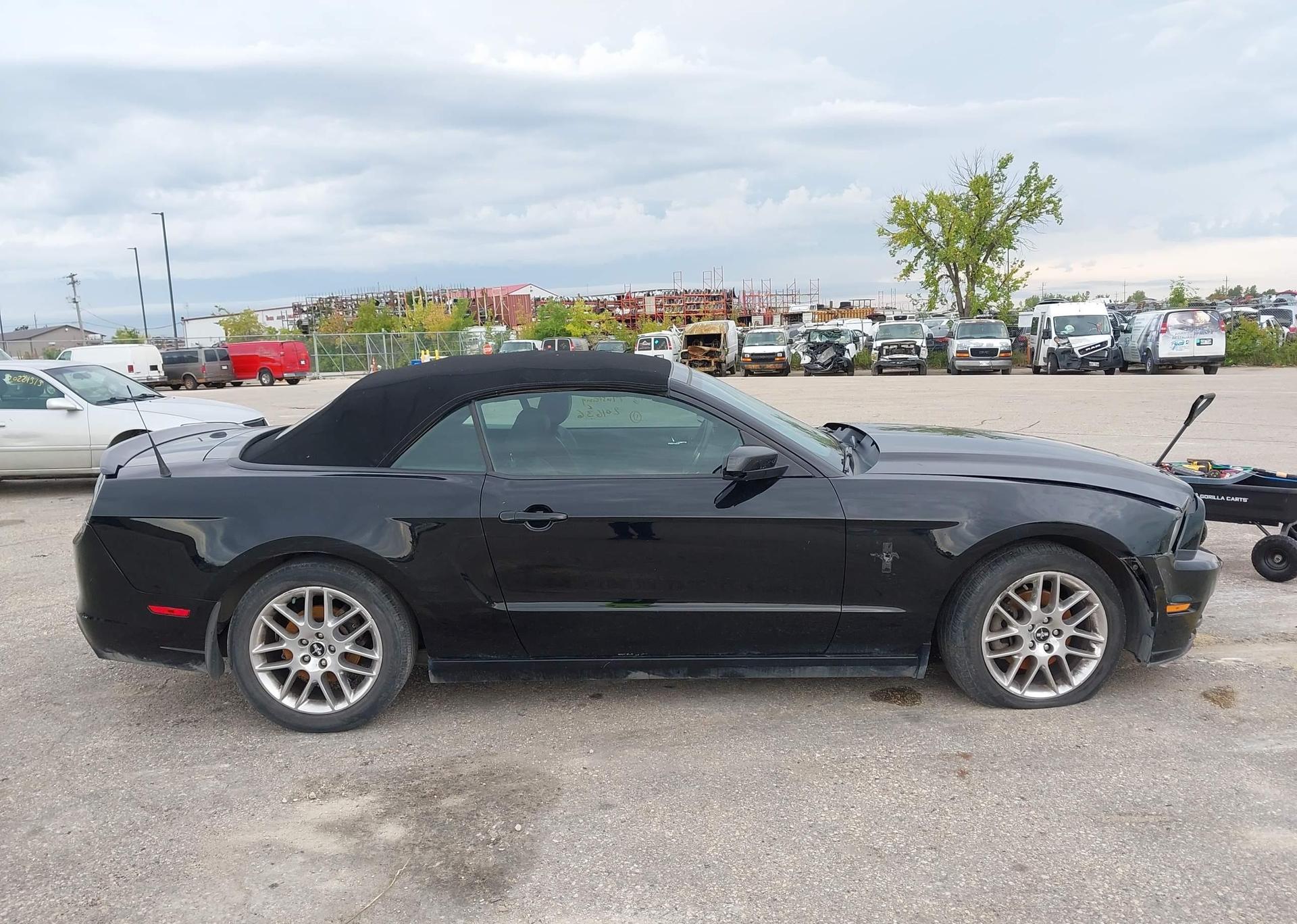 2013 FORD MUSTANG