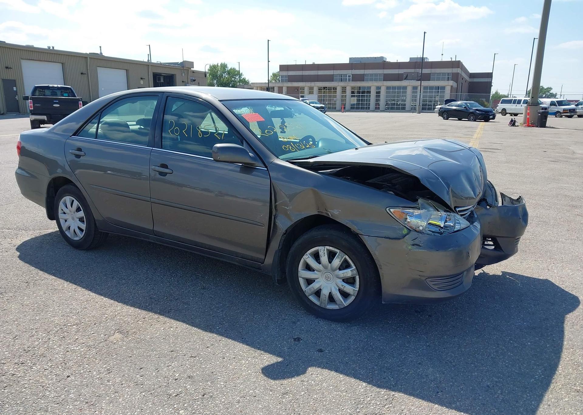 2005 TOYOTA CAMRY LE