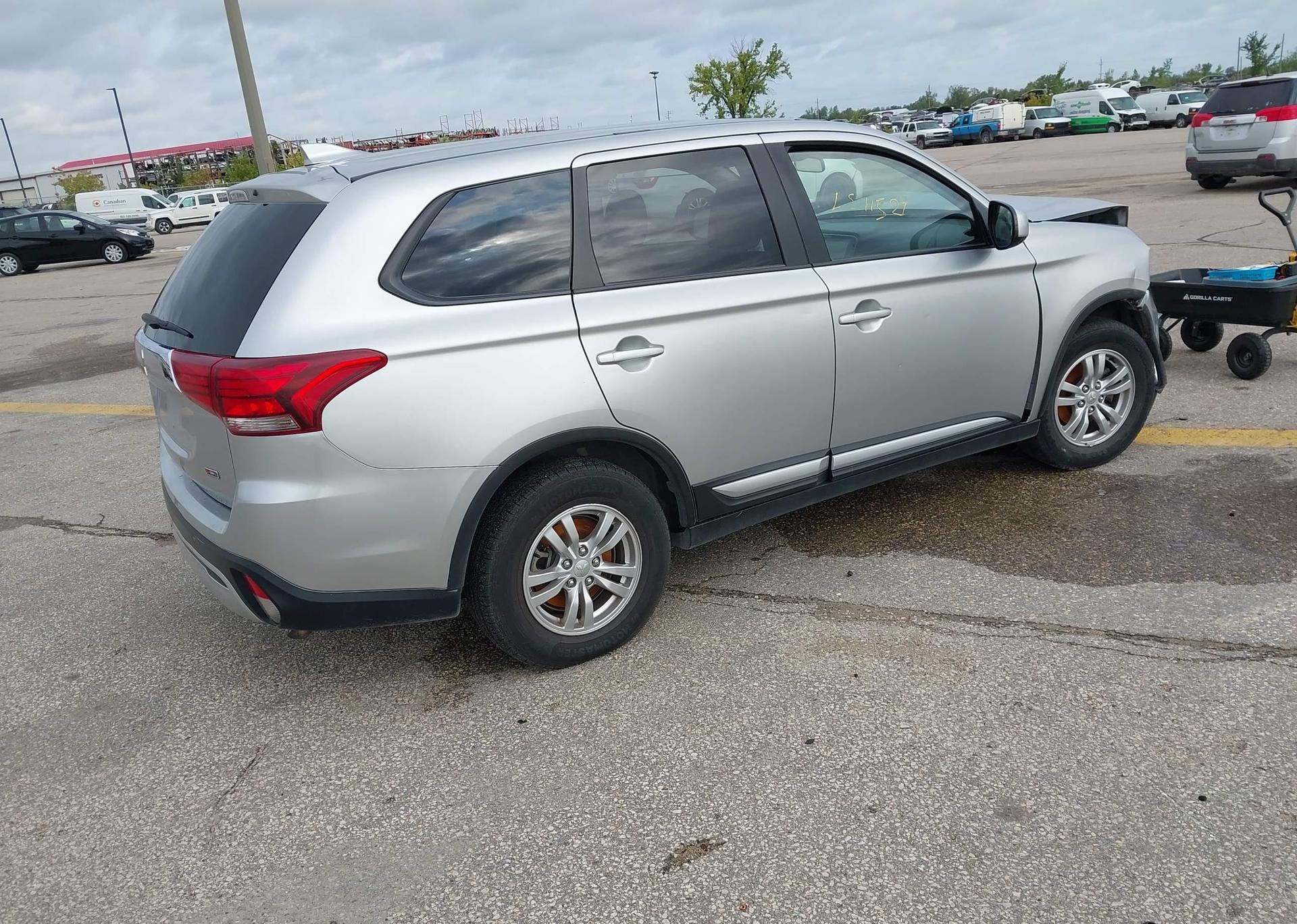 2020 MITSUBISHI OUTLANDER ES